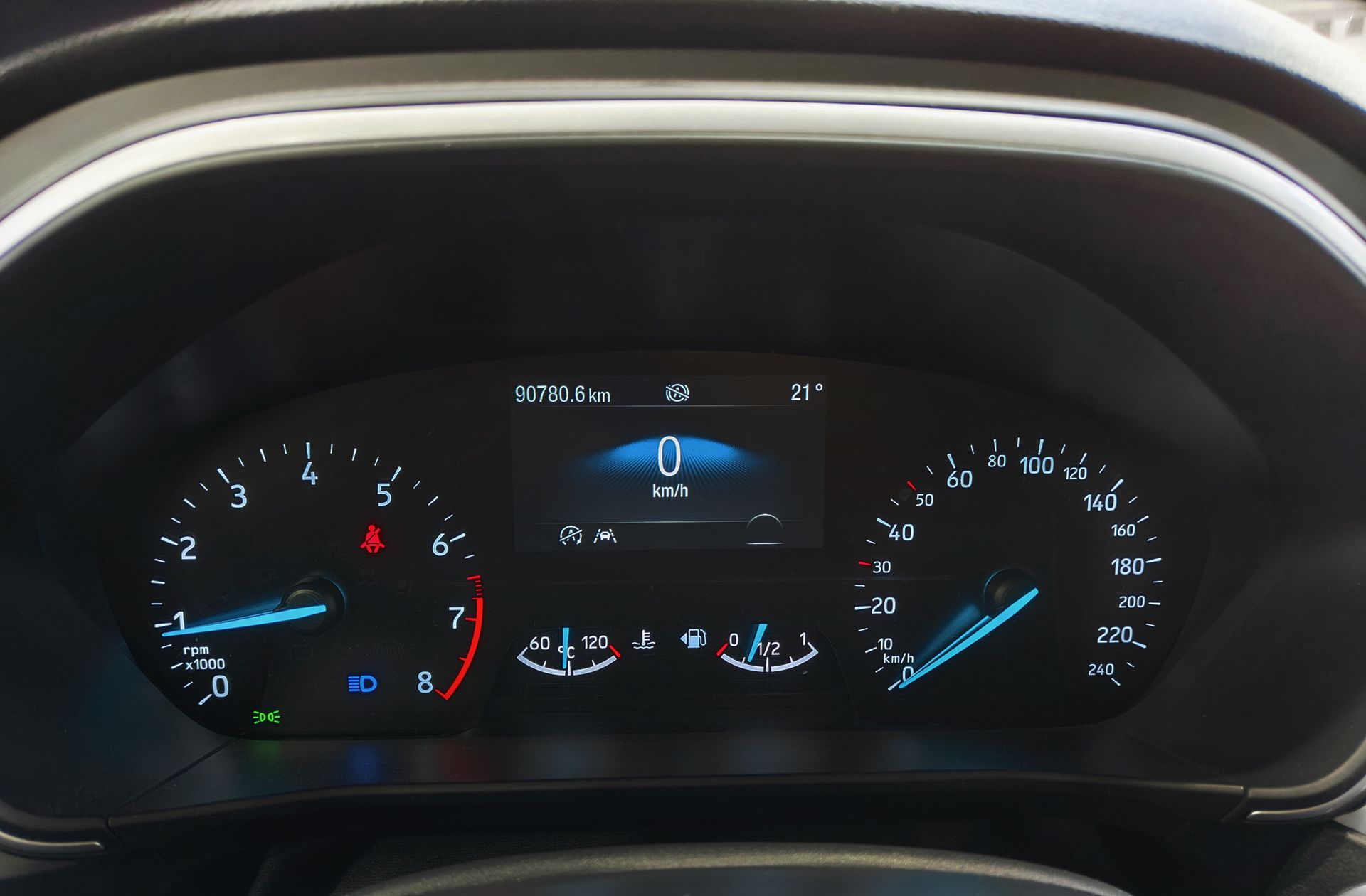 Ford Focus 1.0 EcoBoost MHEV Trend+ - foto 22