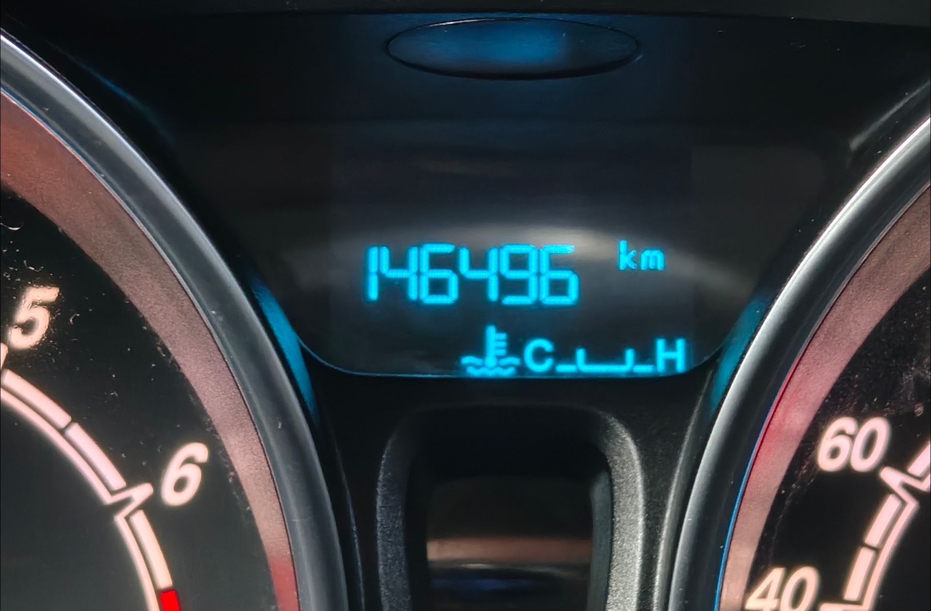 Ford Tourneo Courier 1.0 EcoBoost Titanium - foto 11