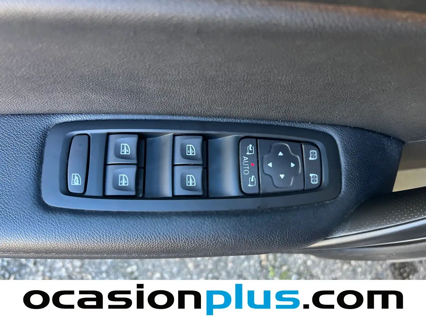 Foto Renault Mégane Renault Megane Sport Tourer Zen TCe (140 CV) GPF