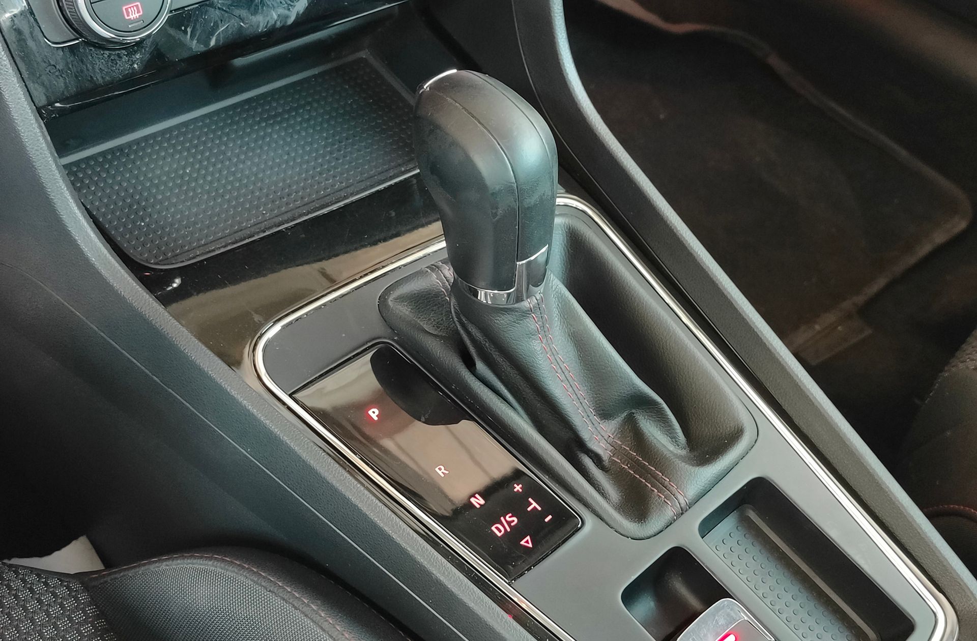 SEAT León ST 2.0 TDI FR DSG - foto 5
