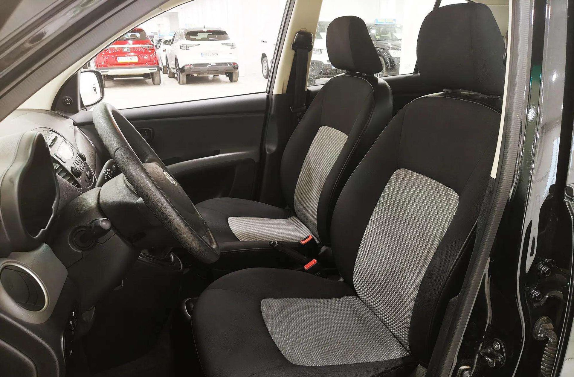 Hyundai i10 1.1 GL Classic AA - foto 8