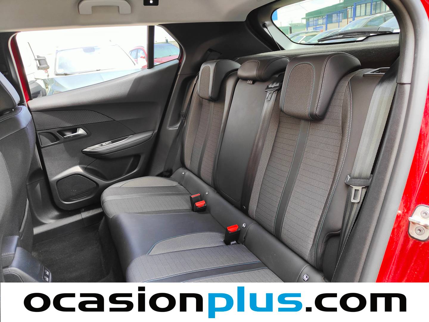 Foto asientos traseros Peugeot 2008 Peugeot 2008 PureTech 130 S&S Allure Pack EAT8 (130 CV)