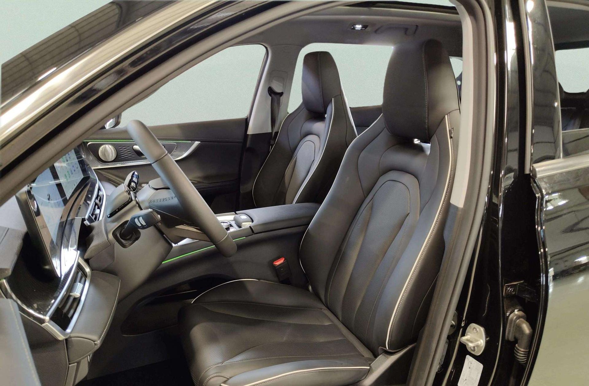 Ebro s700 1.5 T-GDi PHEV Luxury E-CVT - foto 13
