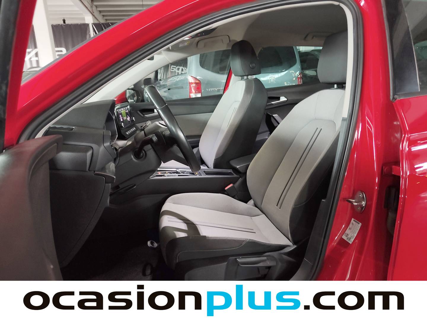 Foto asientos delanteros Seat León Seat León 1.0 eTSI S&S Style Go DSG (110 CV)