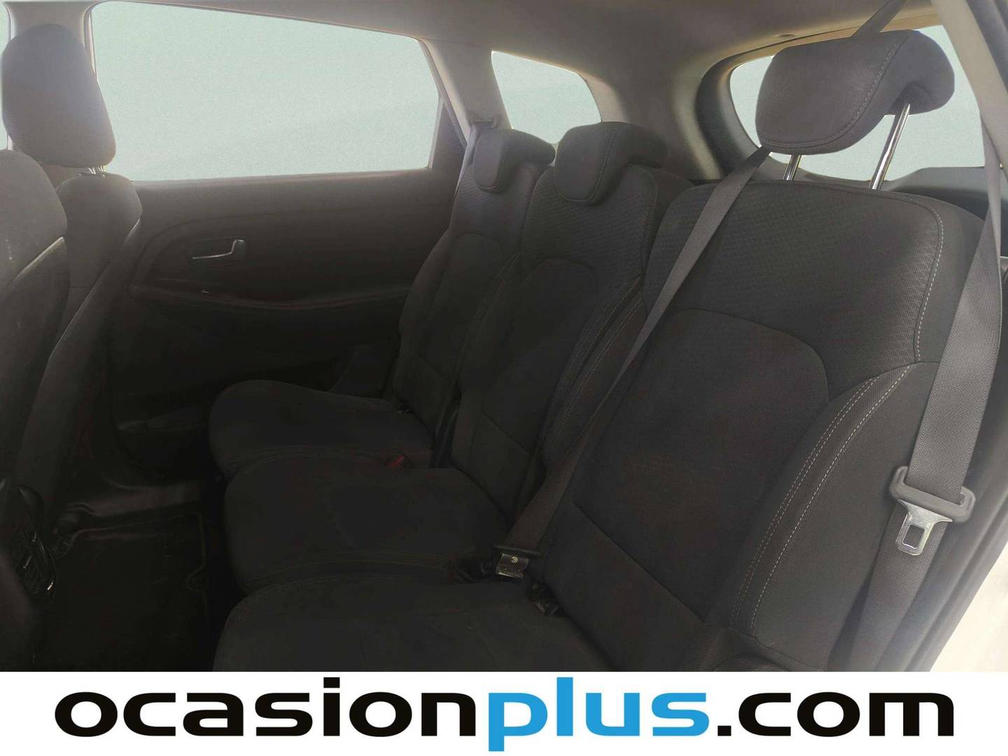 Foto asientos traseros KIA Carens KIA Carens 1.7 CRDi VGT Eco-Dynamics Basic (115 CV)