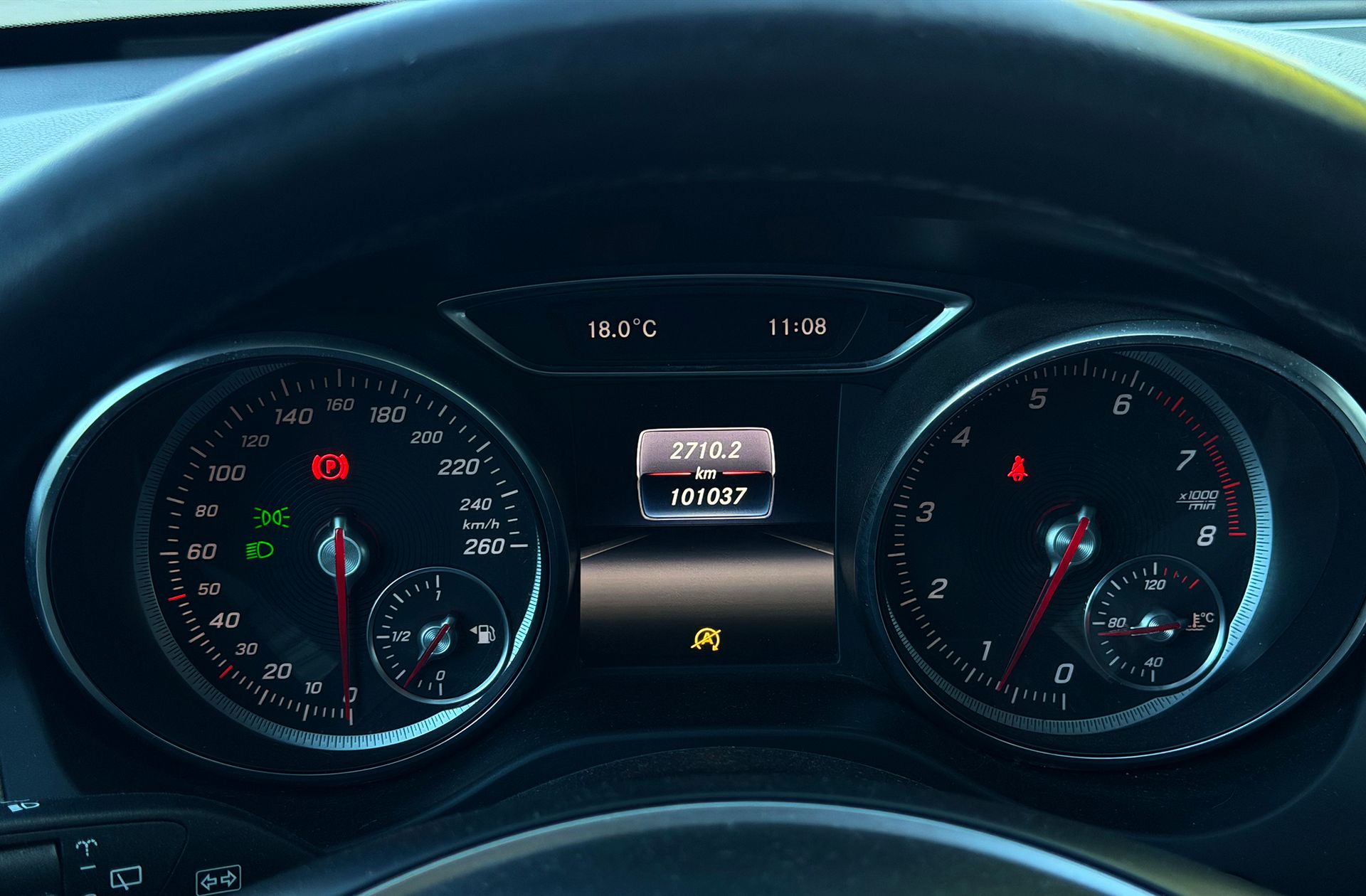 Mercedes-Benz CLA Shooting Brake 180 - foto 24