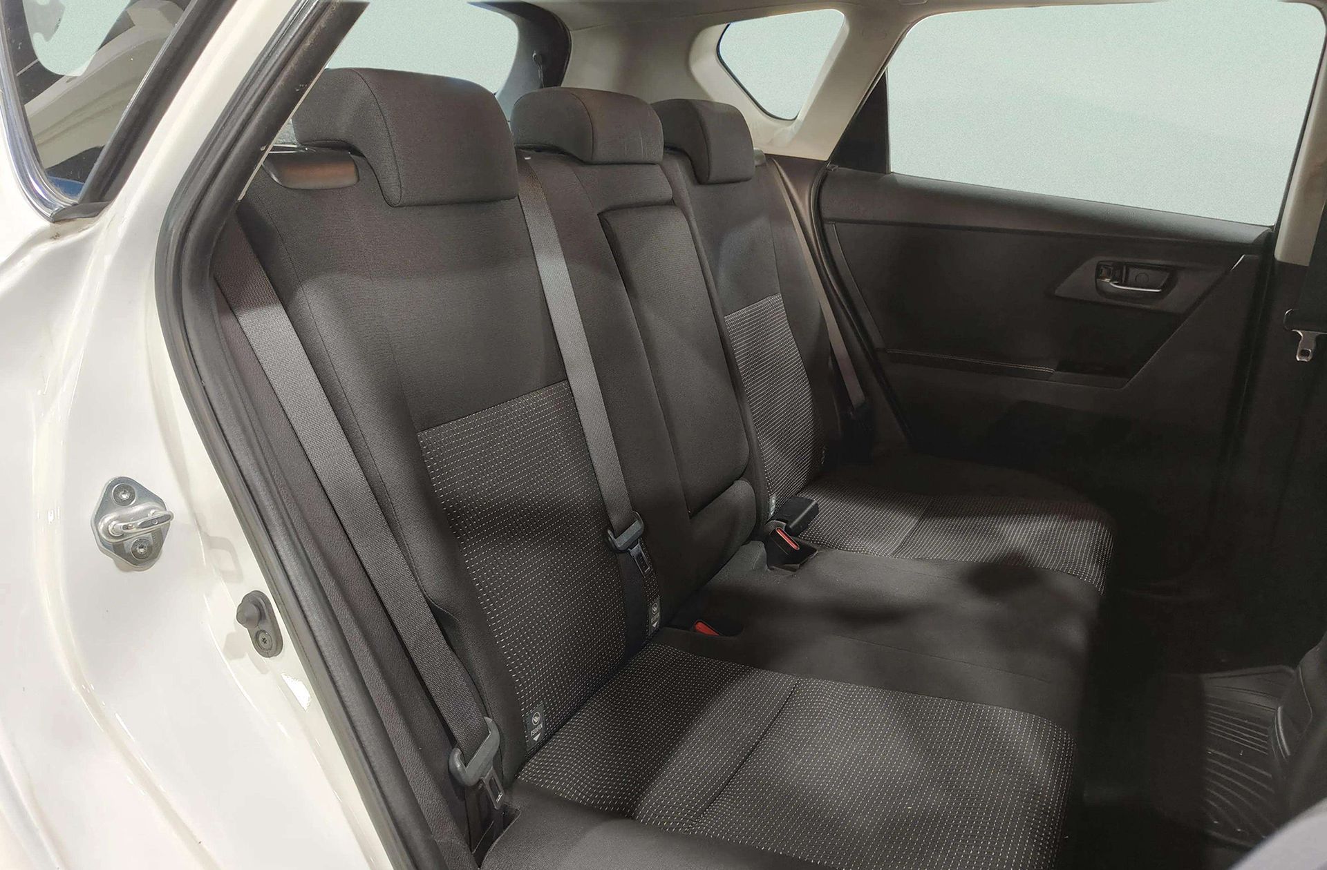 Toyota Auris 130 Active - foto 14