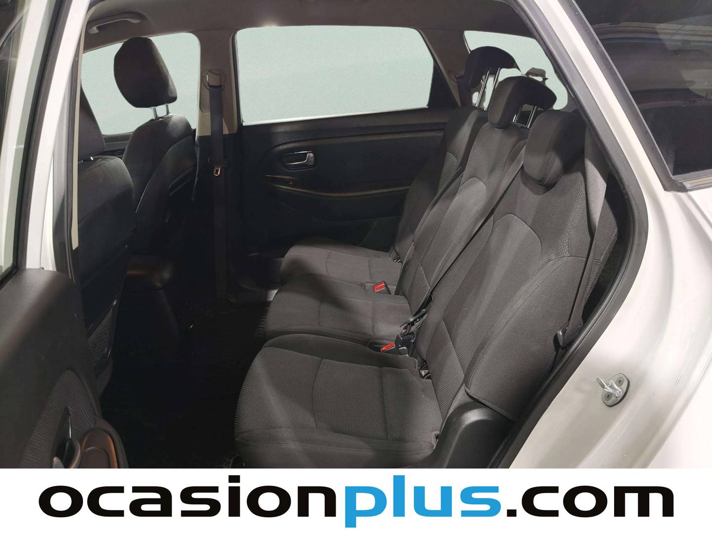 Foto asientos traseros KIA Carens KIA Carens 1.7 CRDi VGT Eco-Dynam x-Tech (115 CV)