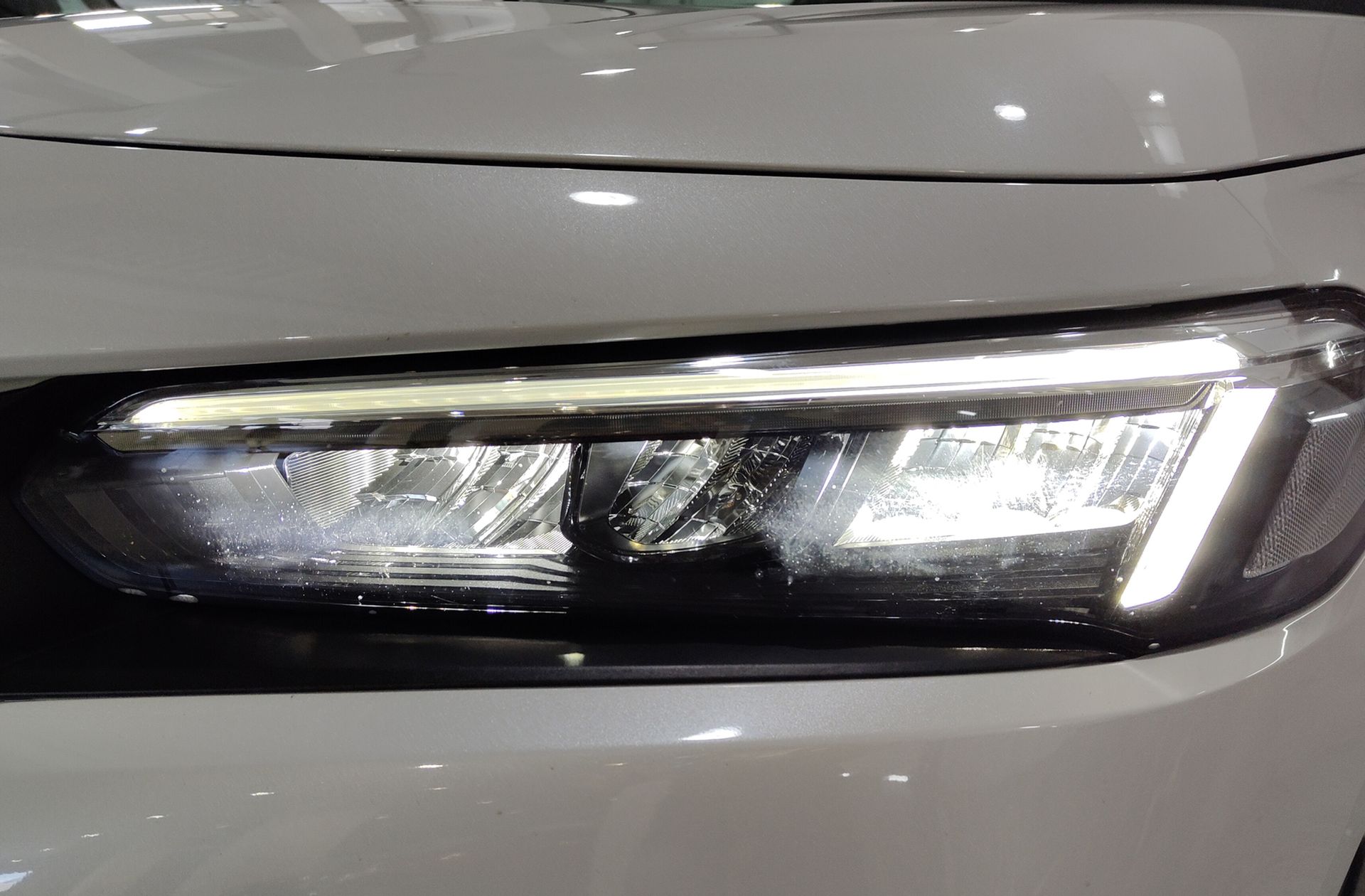 Honda Civic 2.0 i-MMD Elegance CVT - foto 13