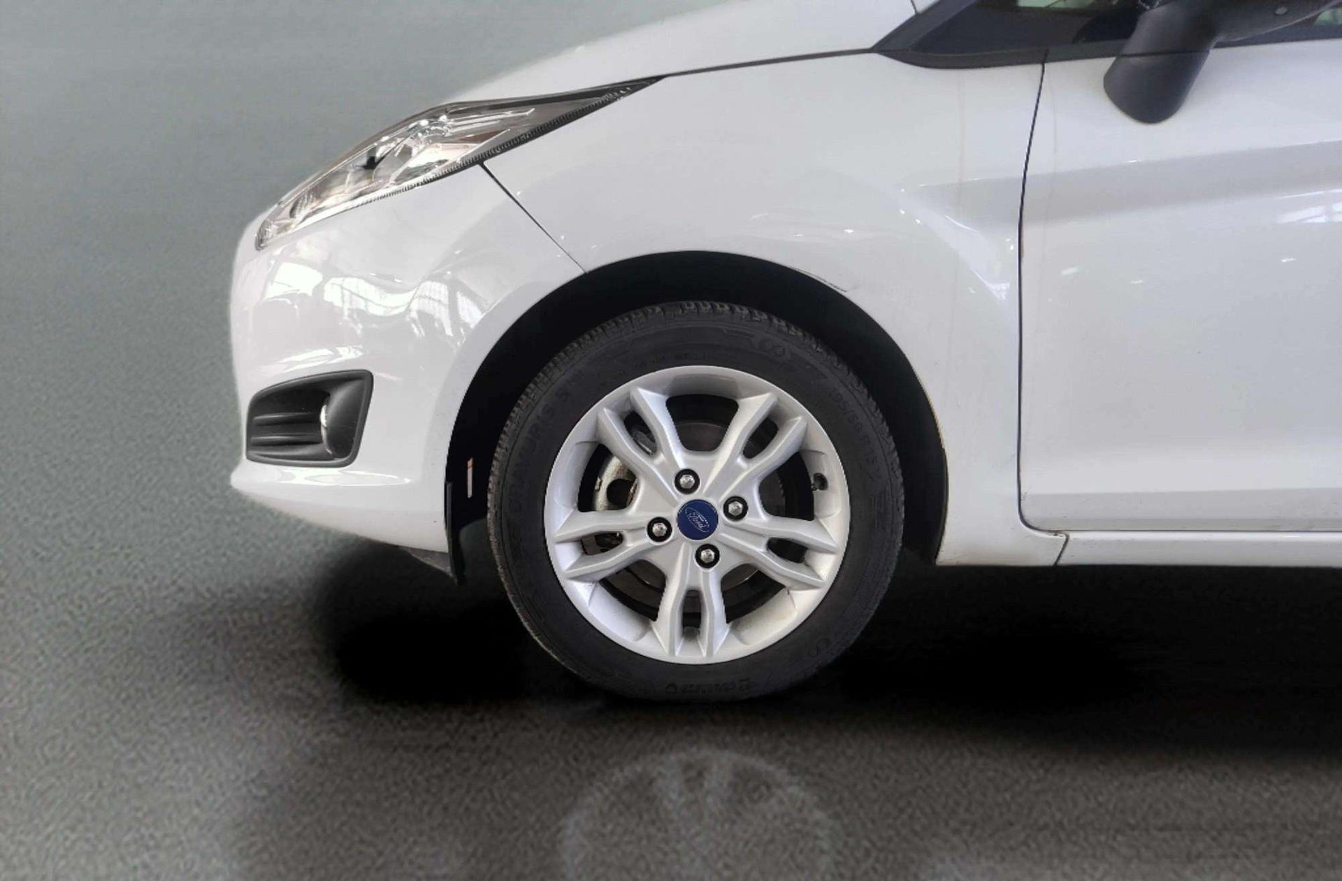 Ford Fiesta 1.0 EcoBoost Trend - foto 31