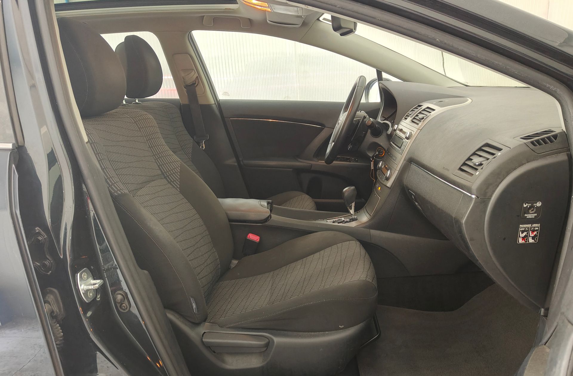 Toyota Avensis 2.2 D-4D Cross Sport Advance - foto 14
