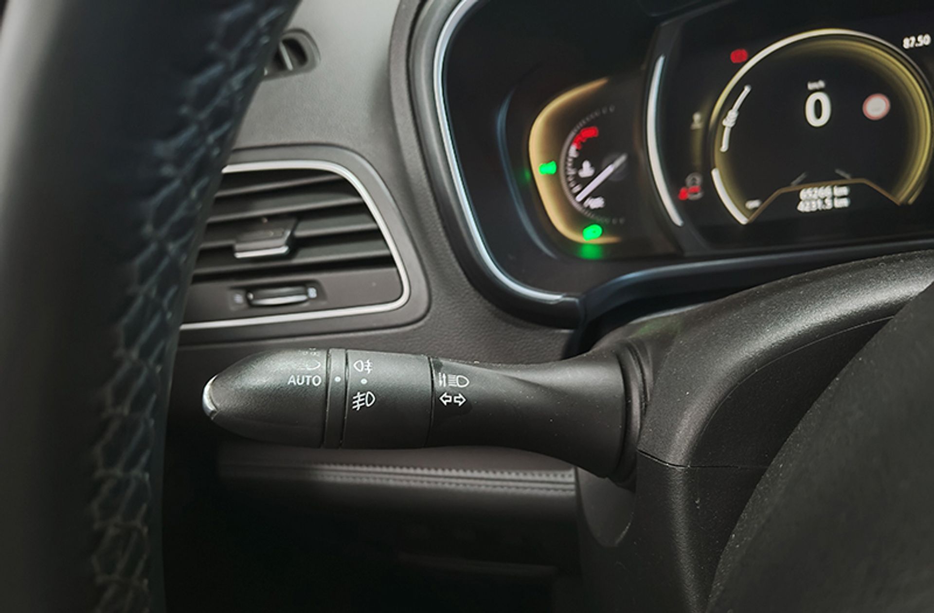 Renault Koleos dCi 130 Zen - foto 24