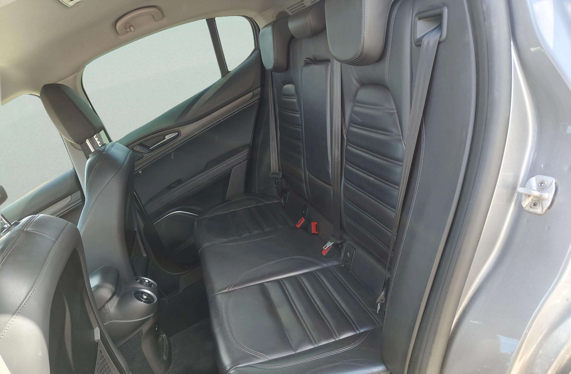 Alfa Romeo Stelvio 2.0 Petrol First Edition (I) Q4 - foto 12