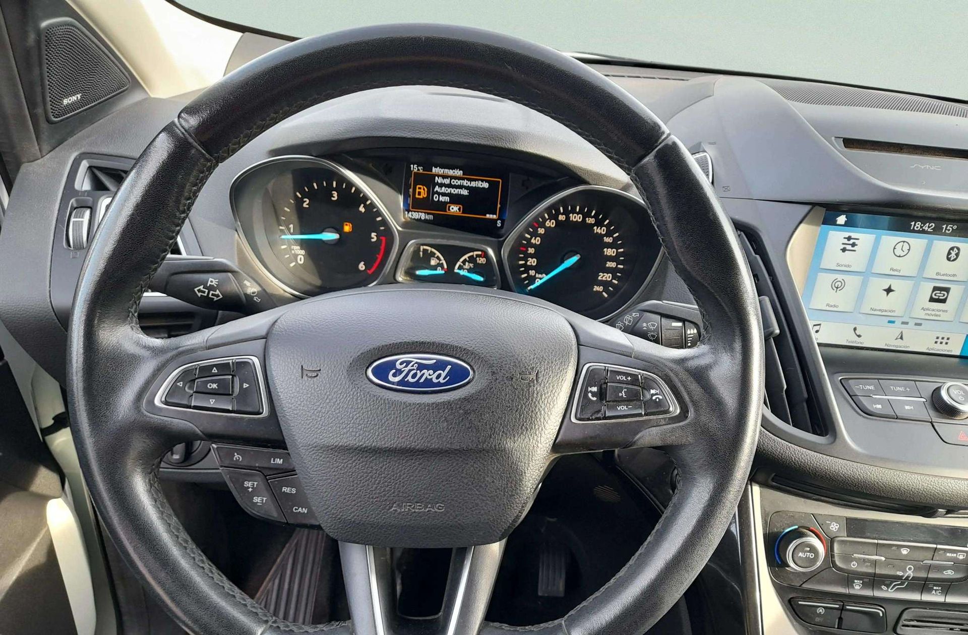 Ford Kuga 2.0 TDCi Titanium 4x4 - foto 19