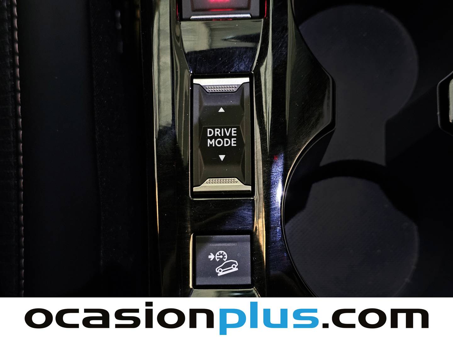 Foto Peugeot 2008 Peugeot 2008 Allure Hybrid eDCS6 (136 CV)