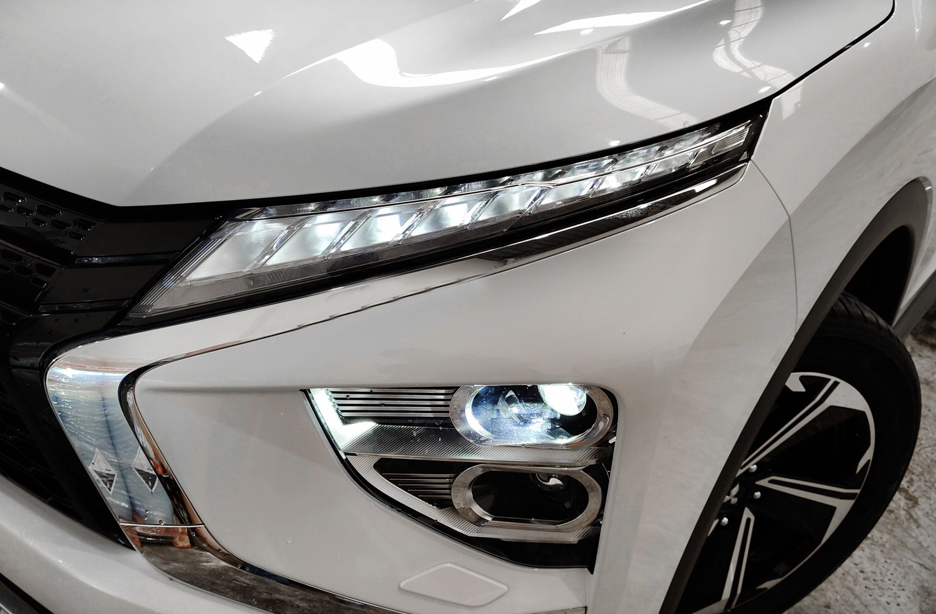 Mitsubishi Eclipse Cross 2.4 PHEV Kaiteki 4WD - foto 17