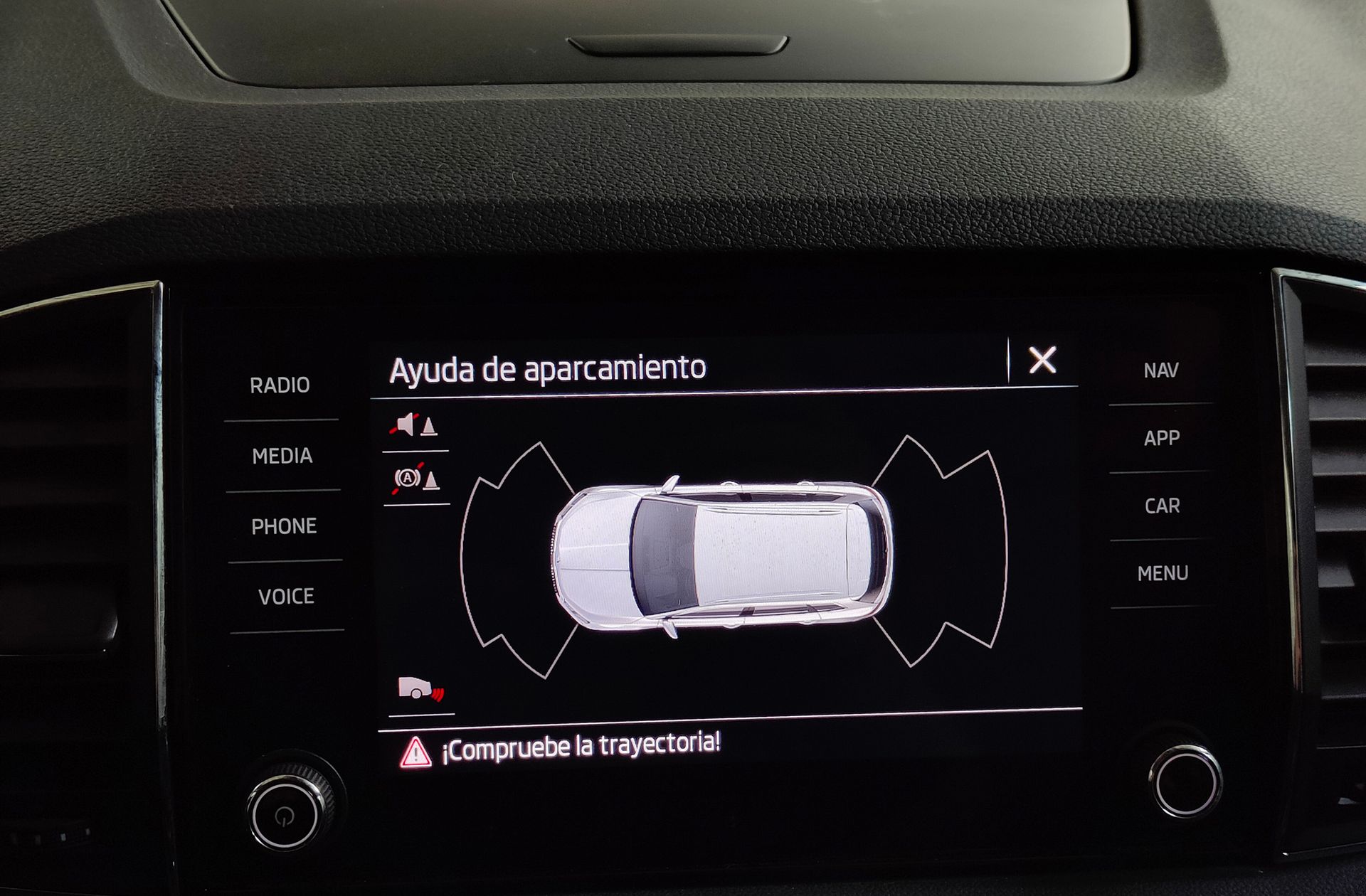 Škoda Karoq 2.0 TDI Selection - foto 9