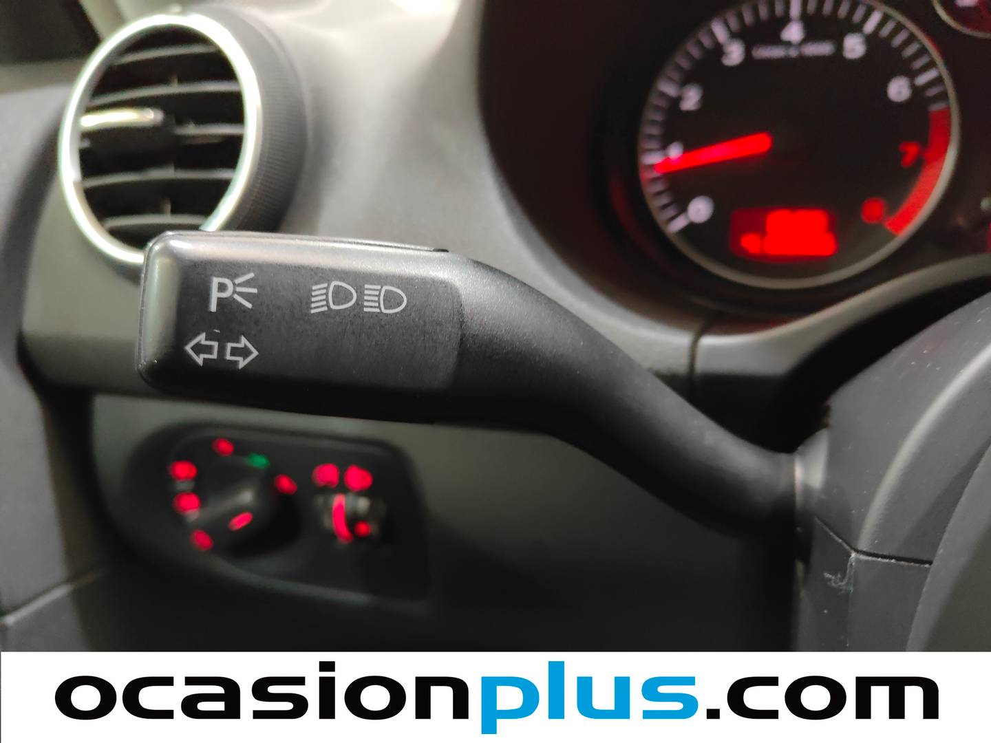 Extras y acabados del Audi A3 Audi A3 Sportback Ambition 1.6 (102 CV)