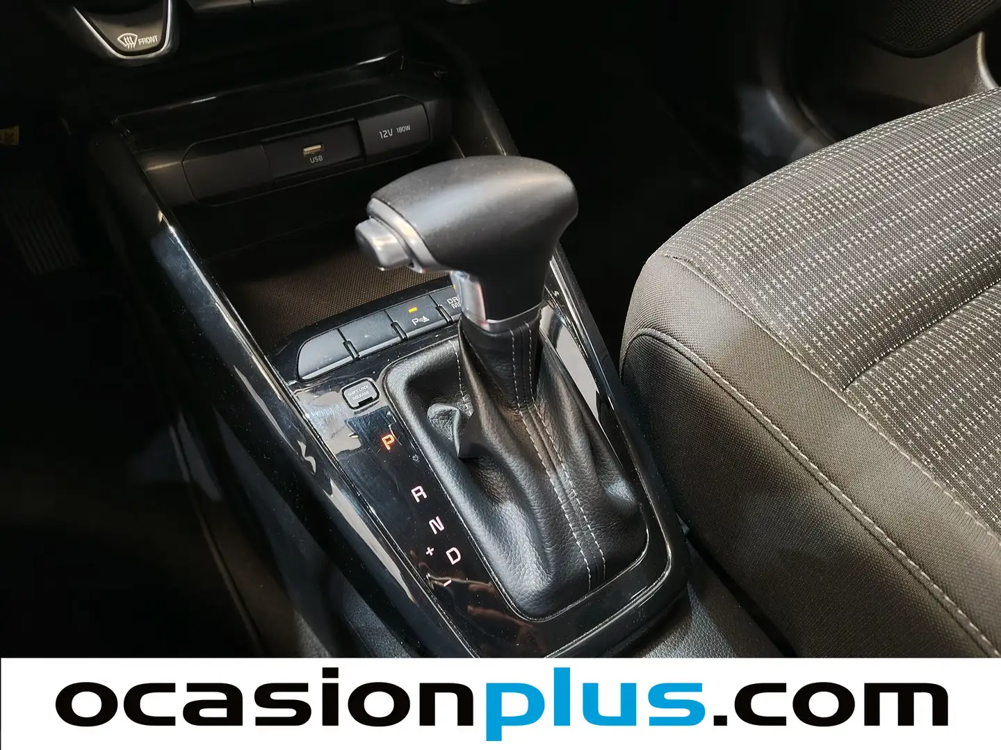 Foto KIA Stonic Kia Stonic 1.0 T-GDi MHEV Drive DCT (120 CV)