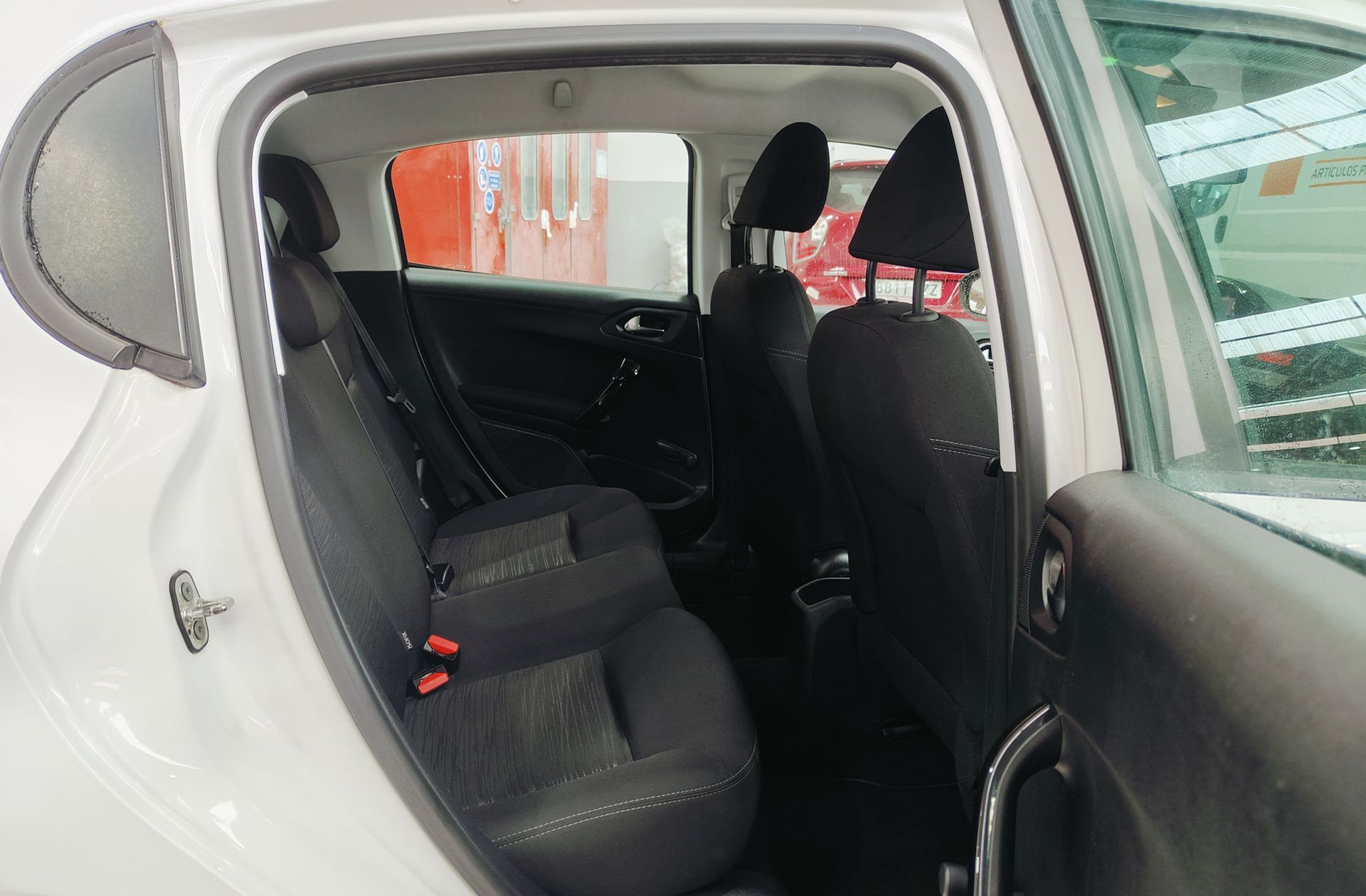 Peugeot 208 1.0L PureTech Access - foto 12