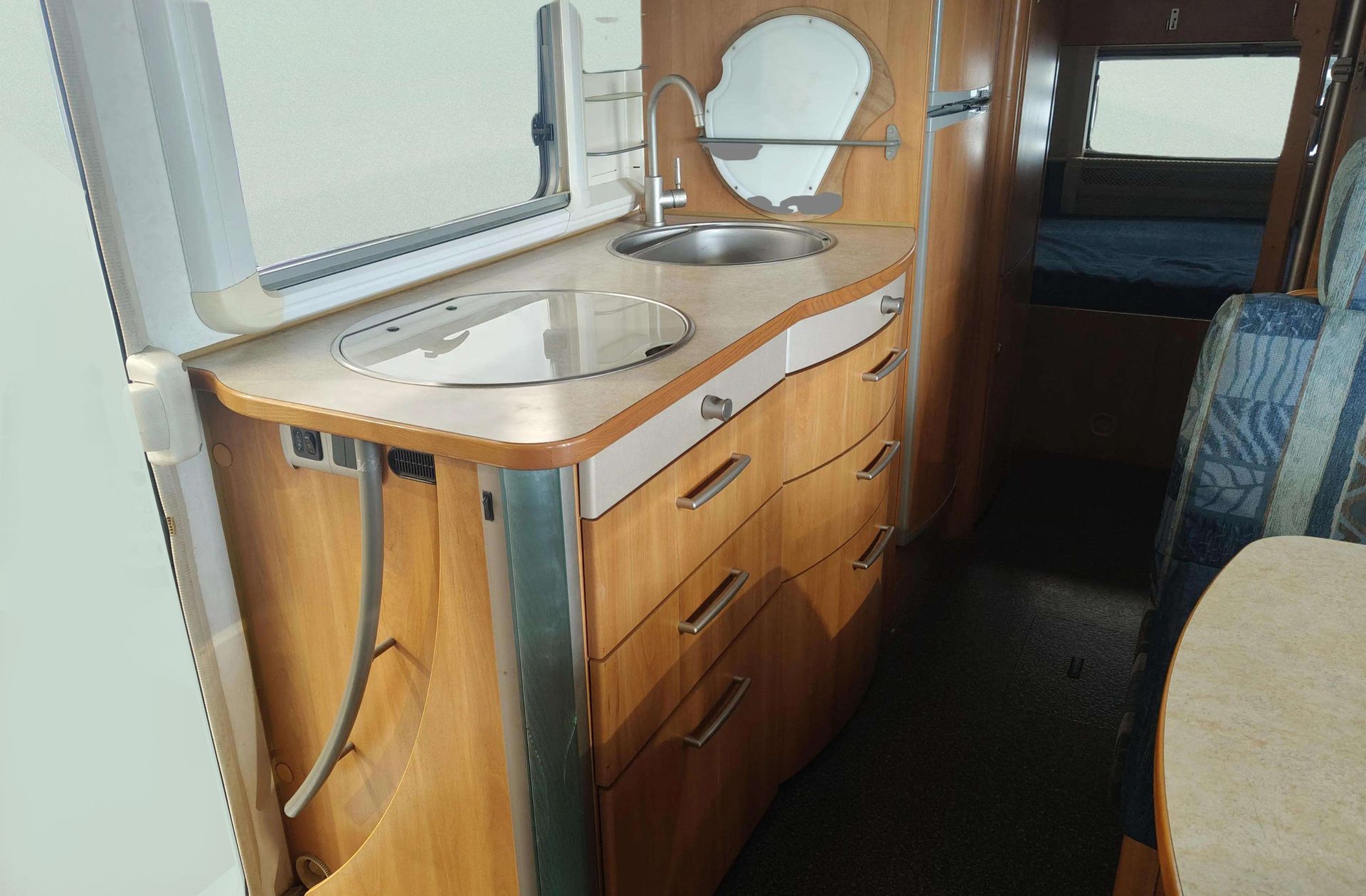 Hymer B 694 2.8D 4 plazas - foto 22