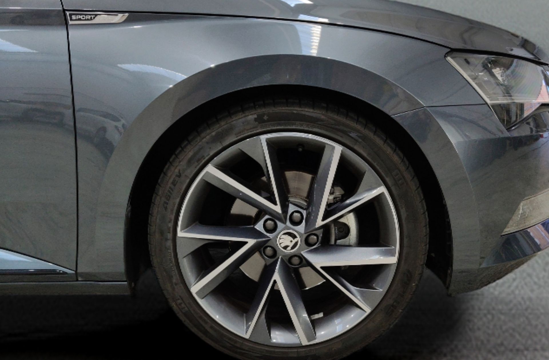 Škoda Superb Combi 2.0 TDI Sport Line DSG - foto 44