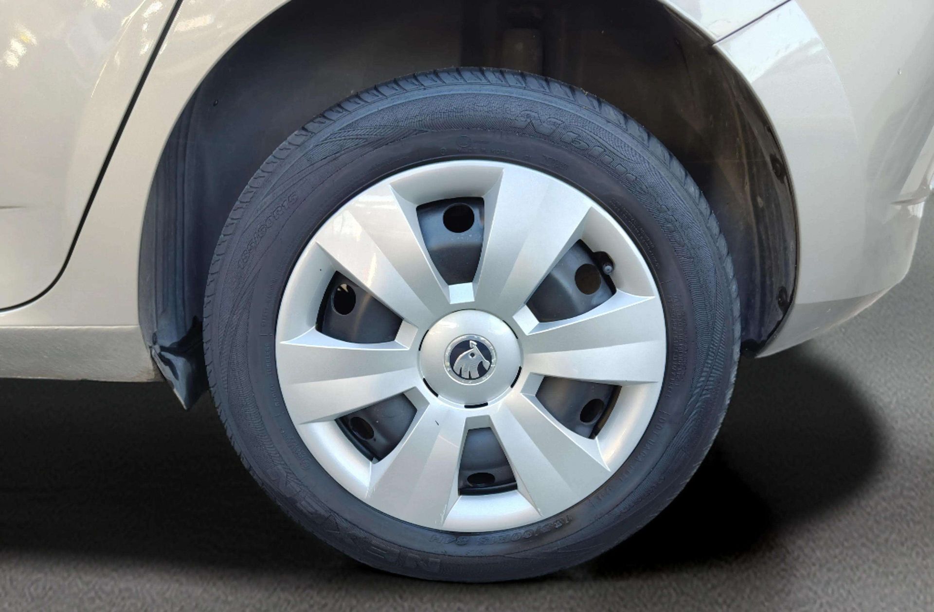 Škoda Fabia 1.0 MPI Business - foto 29