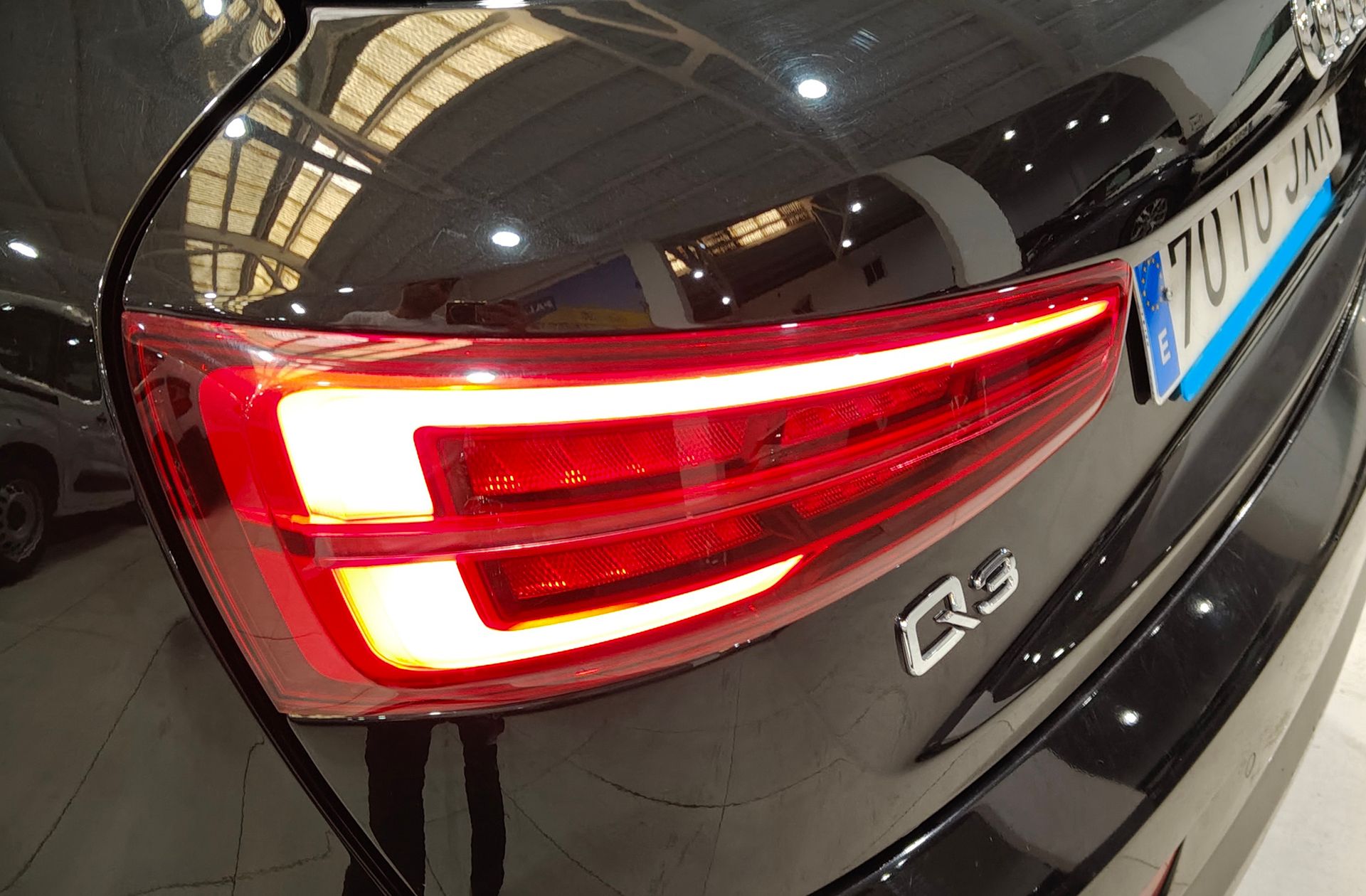Audi Q3 design edition 2.0 TDI - foto 16