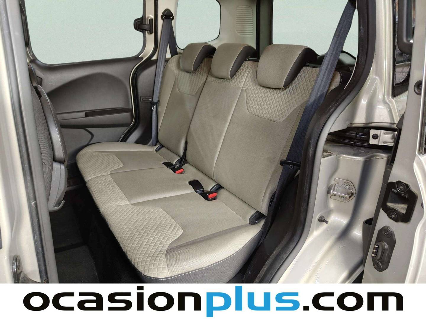 Foto asientos traseros Ford Tourneo Courier Ford Tourneo Courier 1.0 EcoBoost Titanium (100 CV)