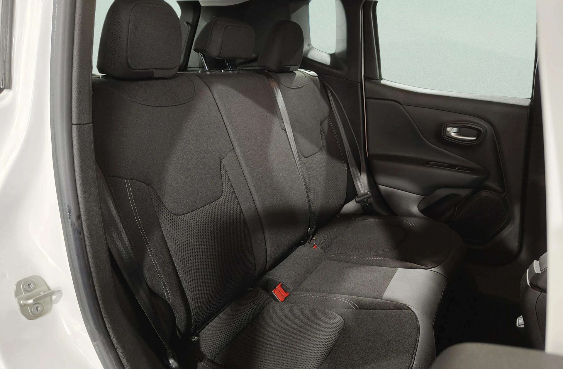 Jeep Renegade eHybrid 1.5 Limited ATX - foto 19