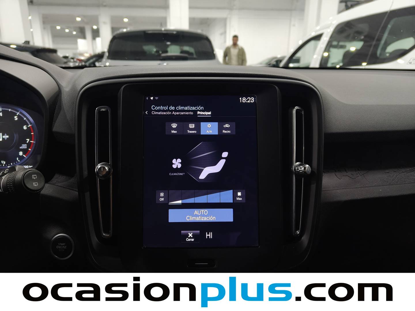 Foto Volvo XC40 Volvo XC40 T2 Essential (129 CV)