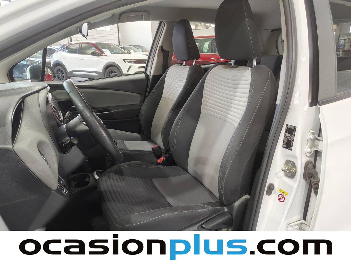 Foto asientos delanteros Toyota Yaris Toyota Yaris 1.5 Feel! Edition (111 CV)
