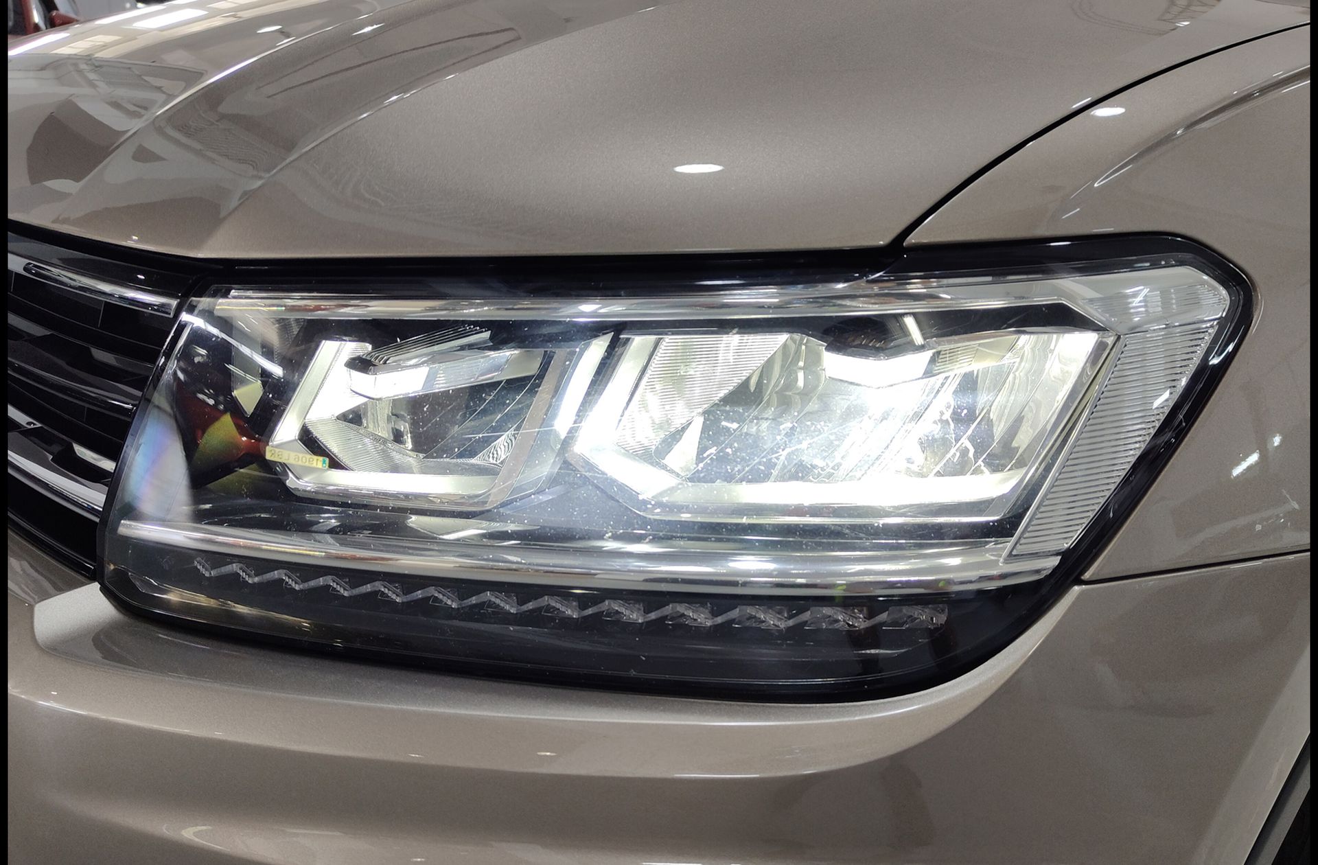 Volkswagen Tiguan Advance 2.0 TDI DSG - foto 14
