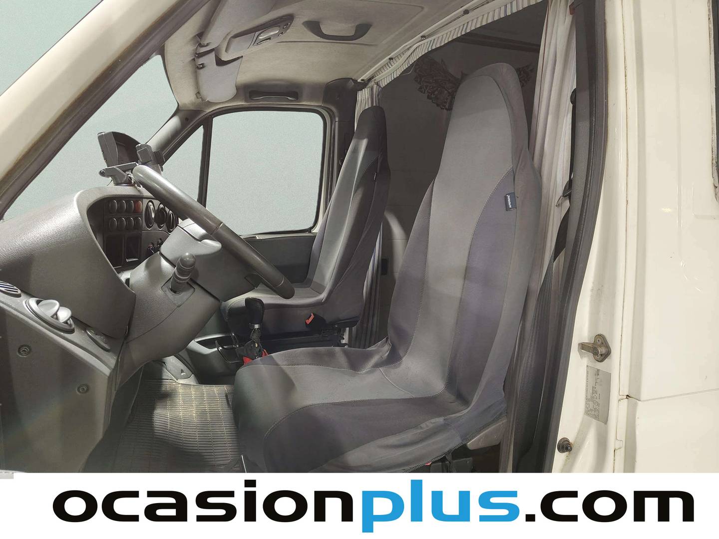 Foto Iveco Daily Iveco Daily Furgon 35 S 11 3300/2100 RS (105 CV)