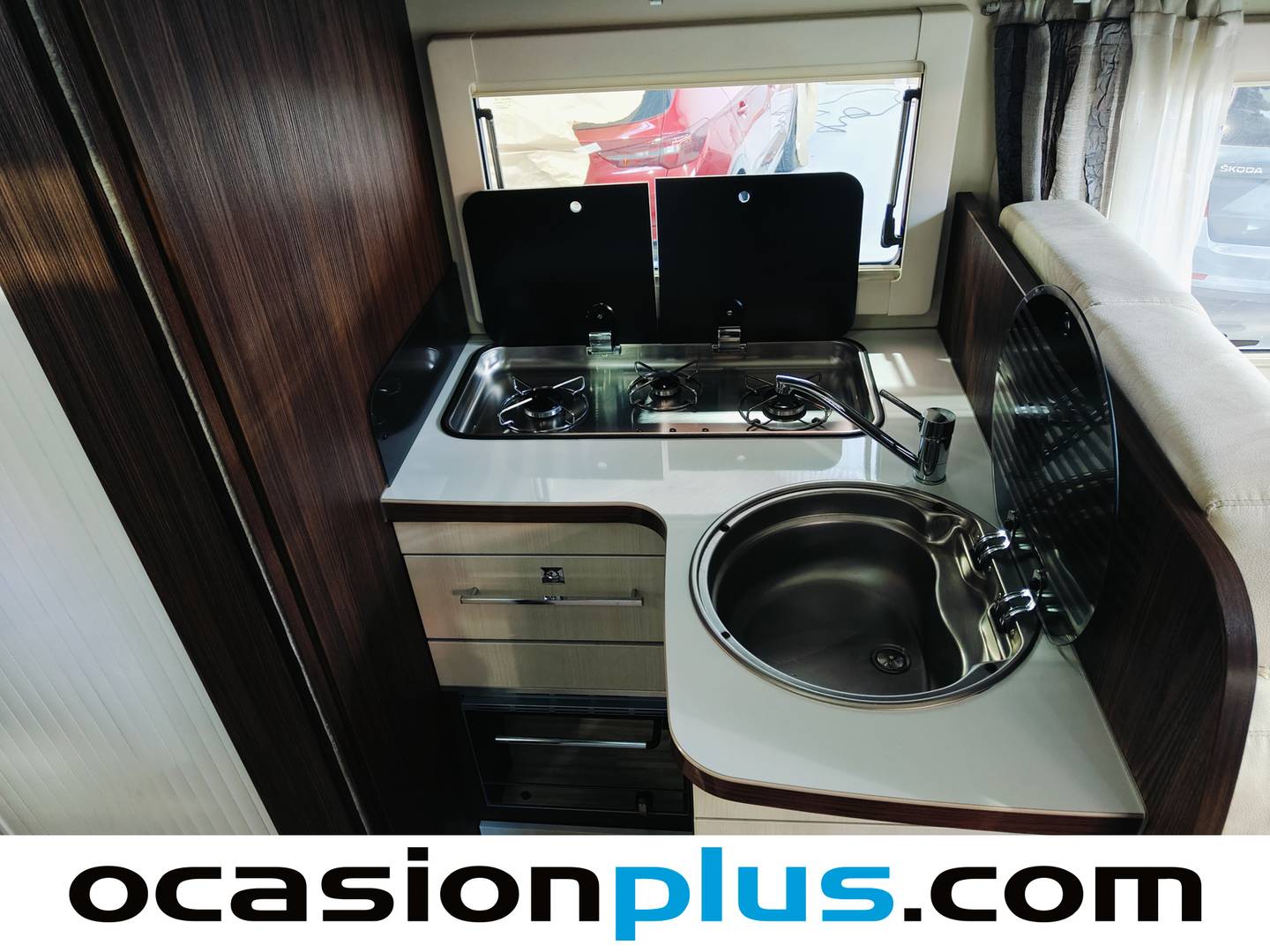 Extras y acabados del Benimar Benivan Benimar Benivan TESSORO 494 (155 CV) 5 Plazas