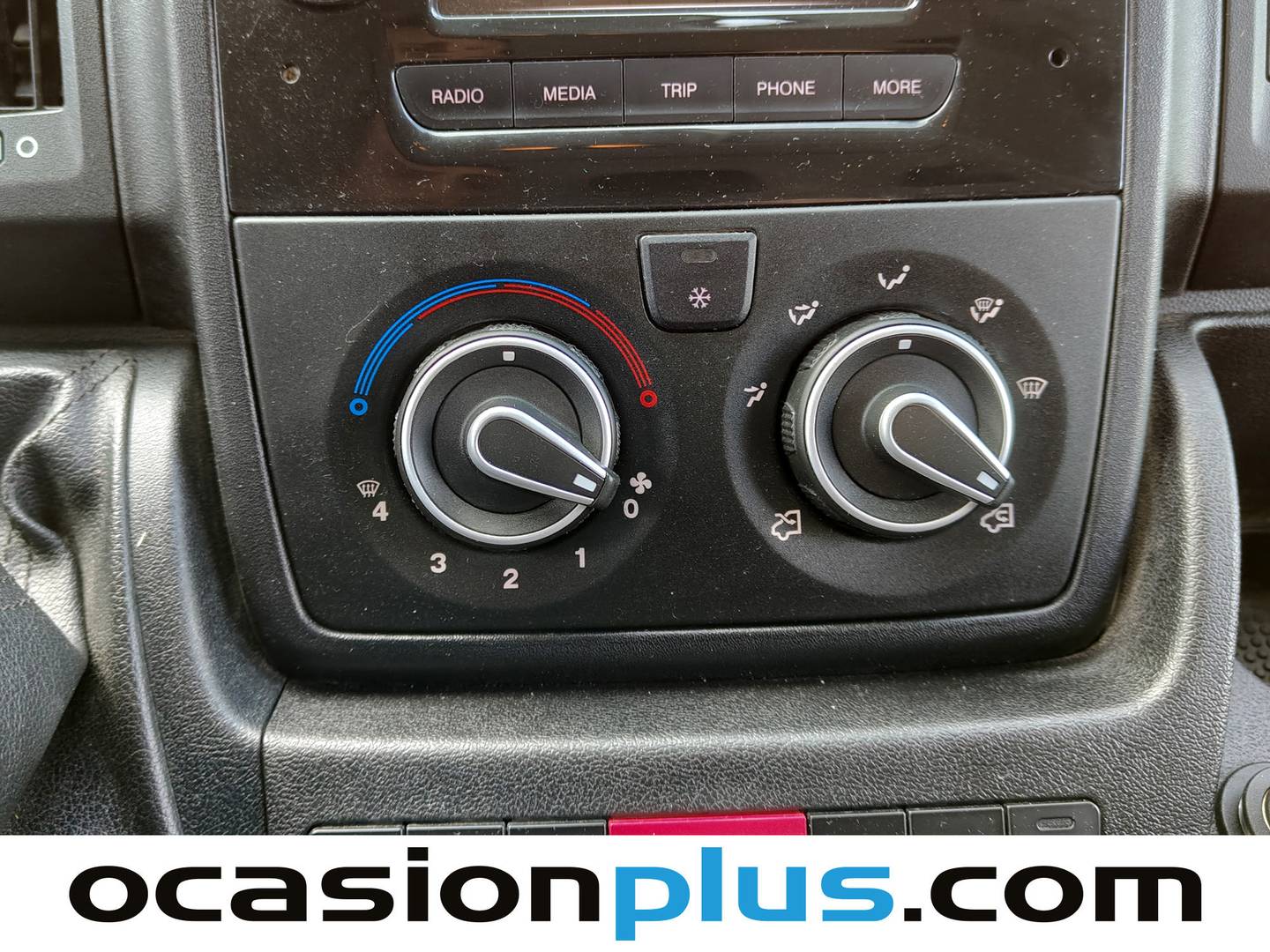 Foto Peugeot Boxer Peugeot Boxer Pack 335 L2 H2 BHDI (140CV) S&S