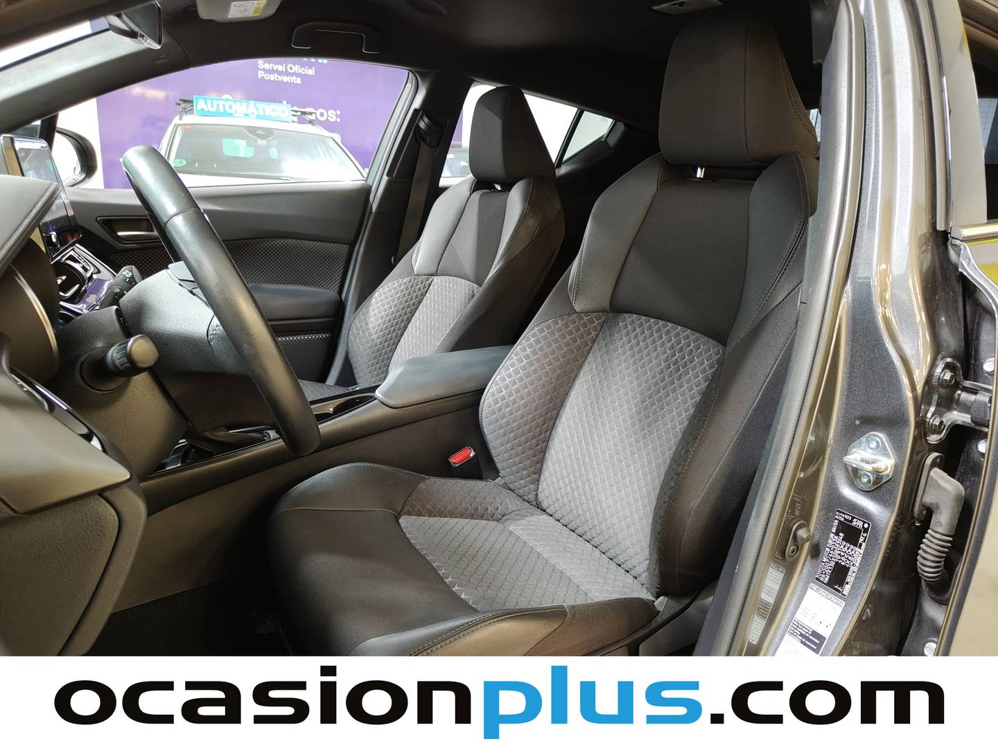 Foto asientos delanteros Toyota C-HR Toyota C-HR 180H Advance (184 CV)