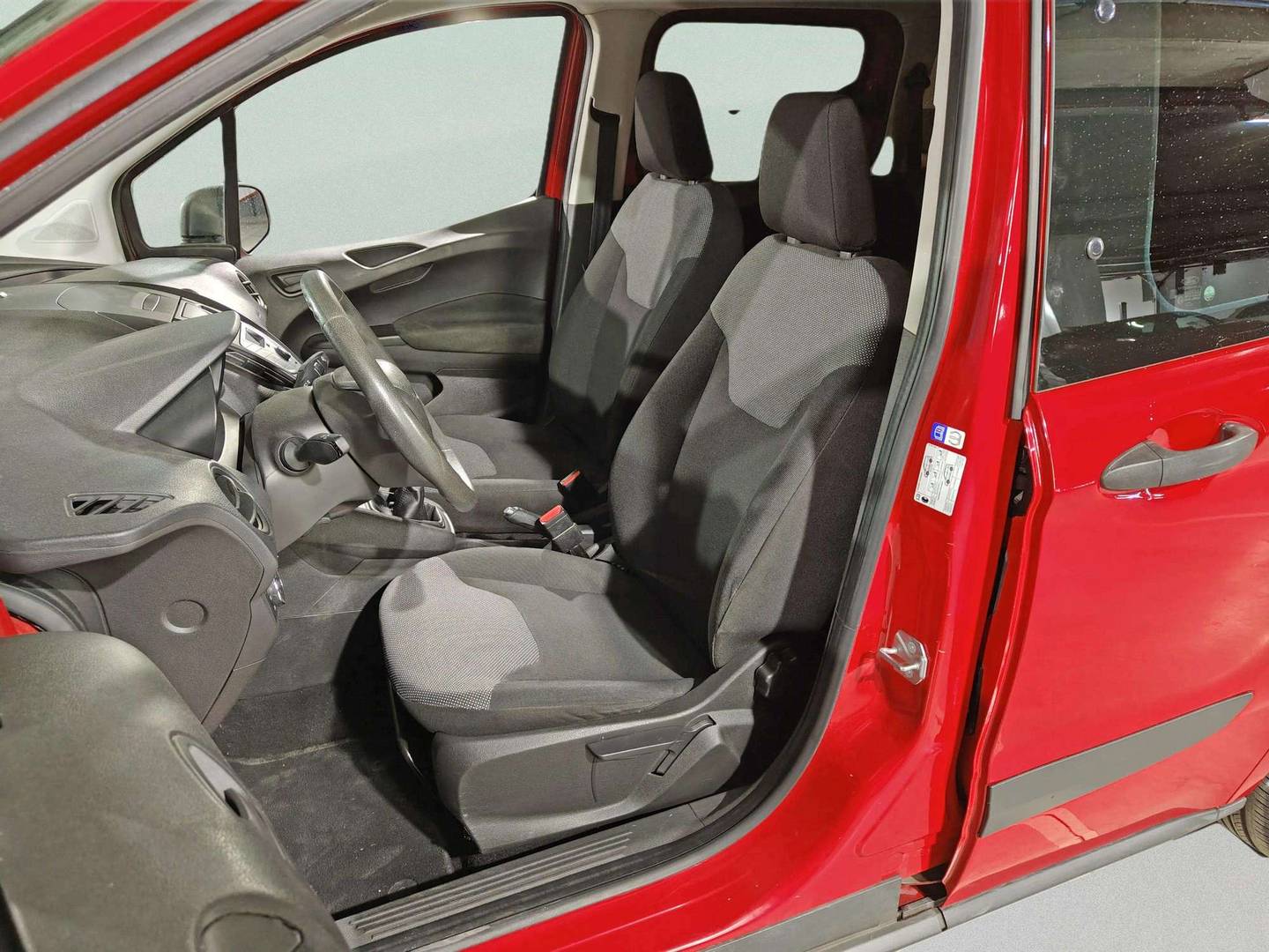 Foto asientos delanteros Ford Tourneo Courier Ford Tourneo Courier 1.0 EcoBoost (100 CV)