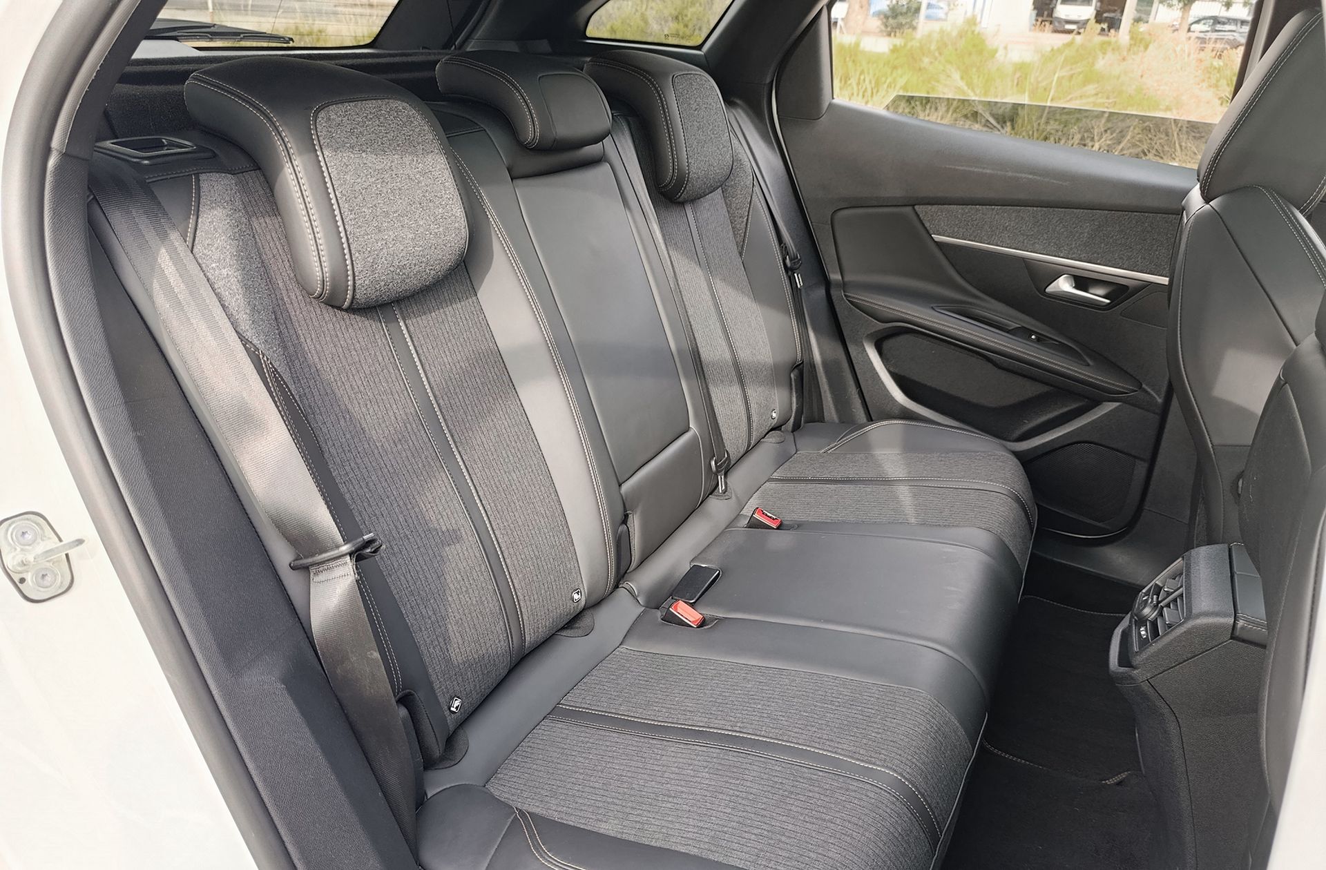 Peugeot 3008 BlueHDi 130 GT Line - foto 19