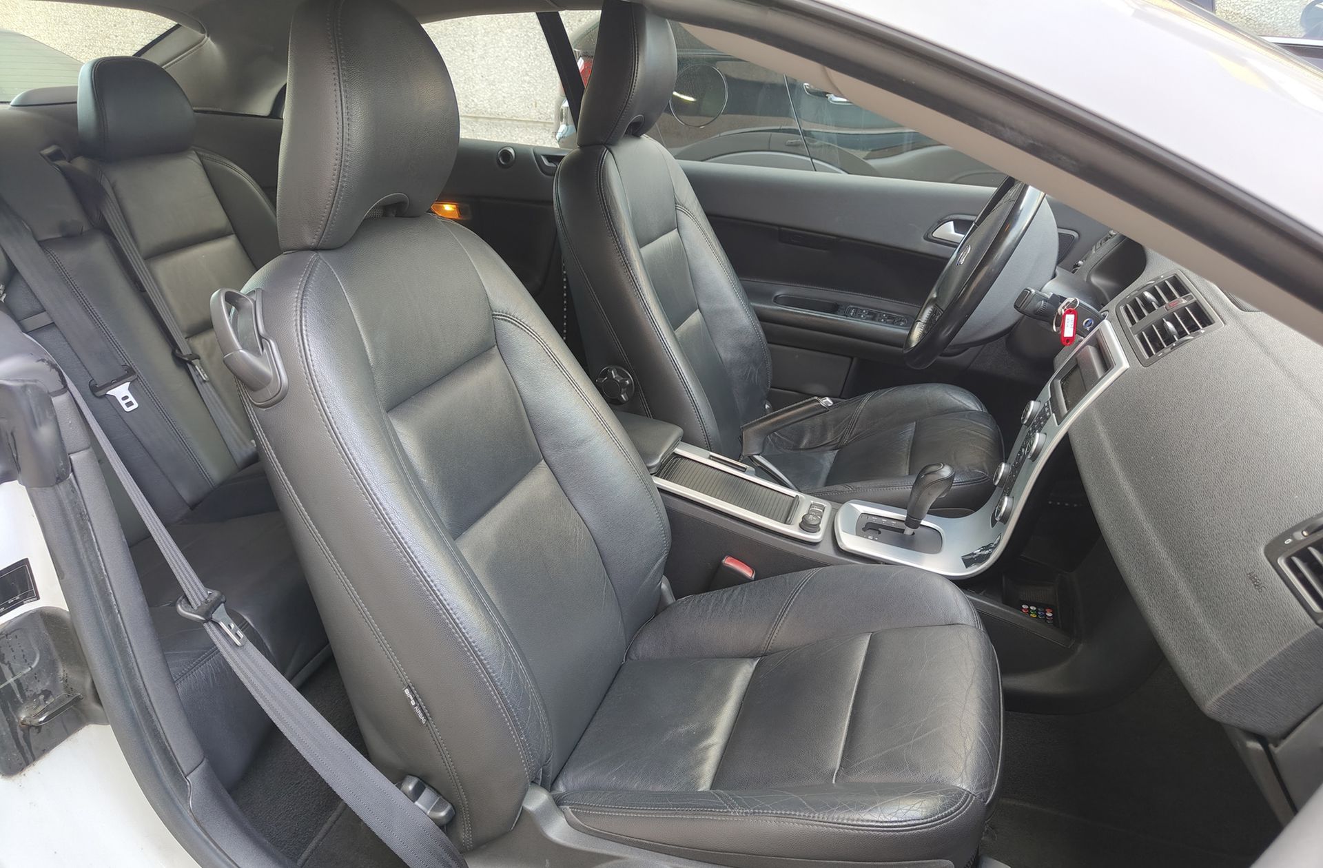 Volvo C70 2.0 D Momentum - foto 15