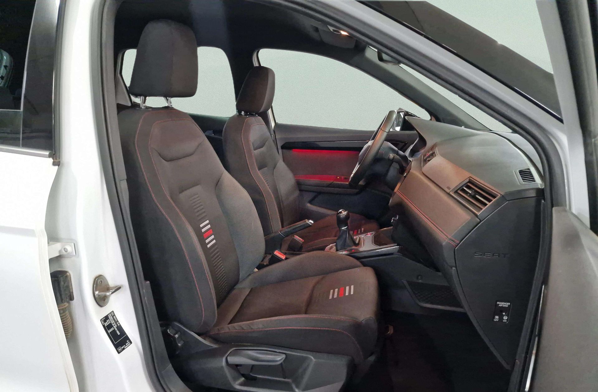 SEAT Arona 1.6 TDI Ecomotive FR - foto 21