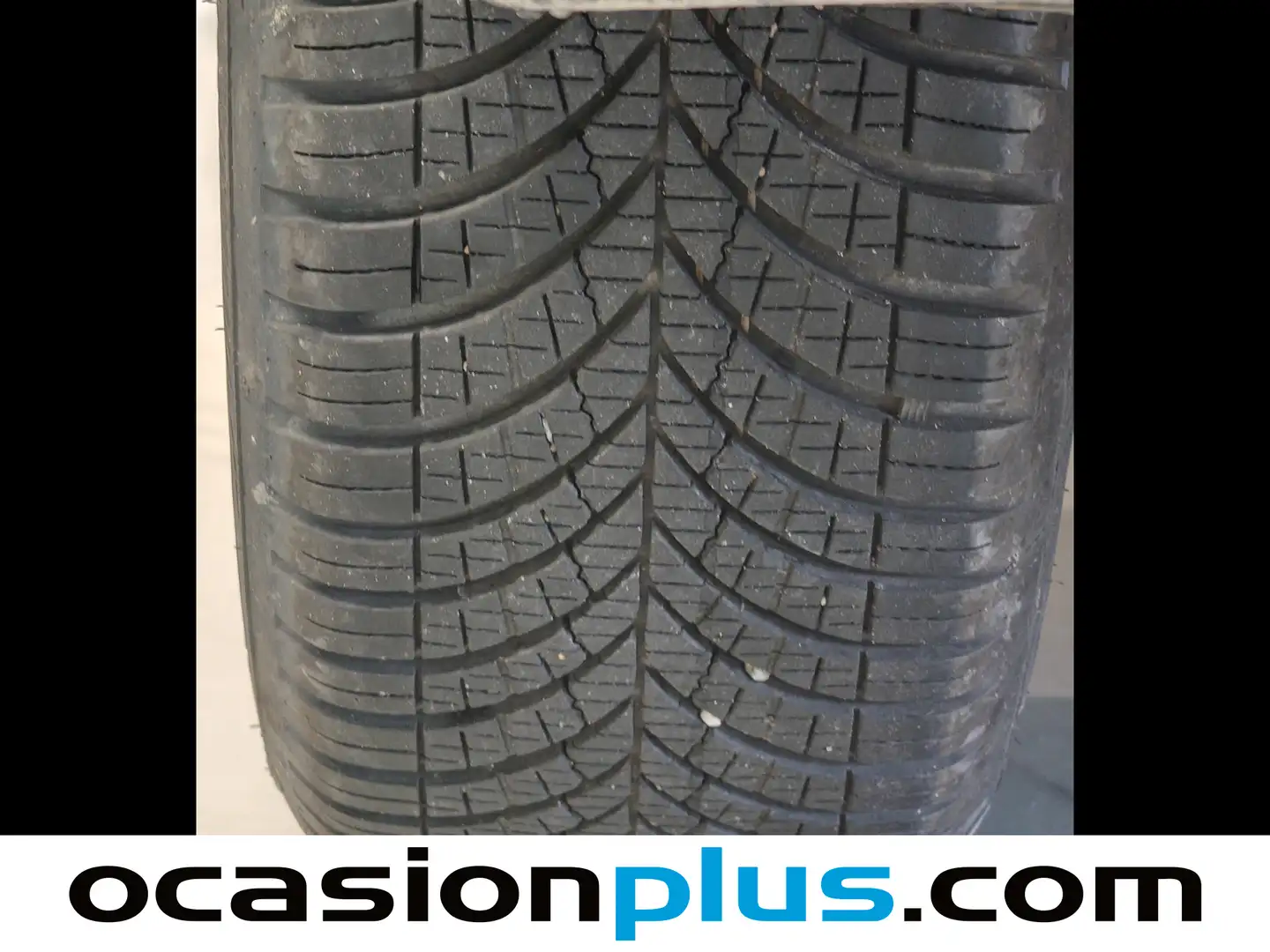 Foto Peugeot 2008 Peugeot 2008 Allure Hybrid eDCS6  (145 CV)