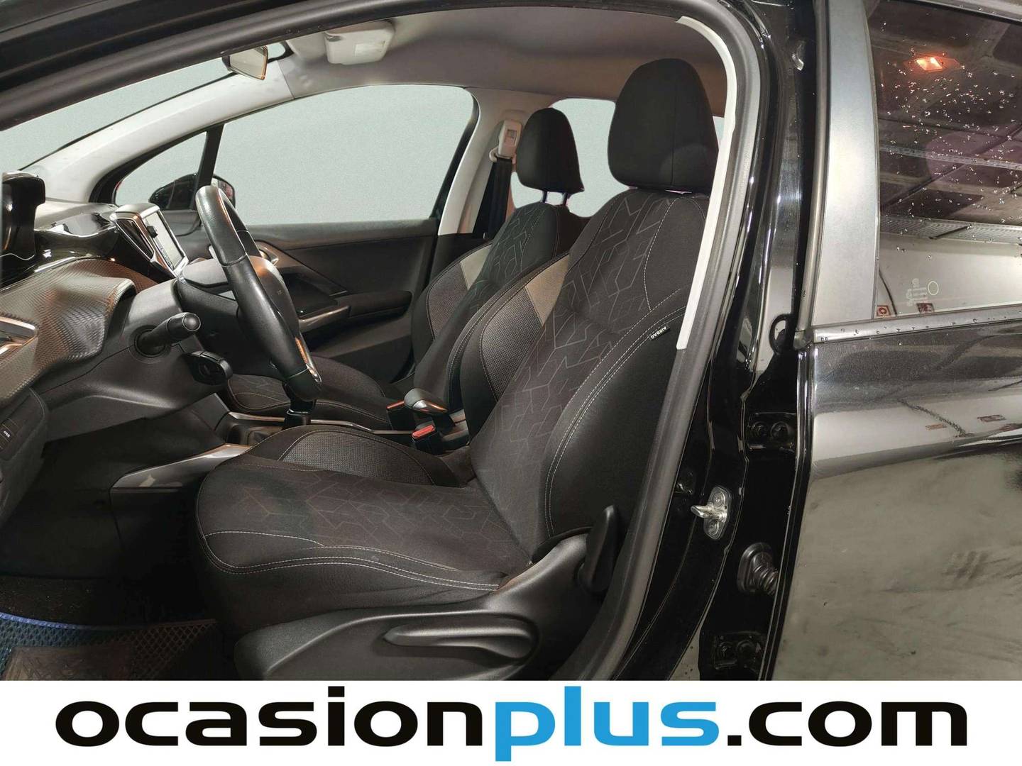 Foto asientos delanteros Peugeot 2008 Peugeot 2008 BlueHDi 100 S&S Active (100 CV)