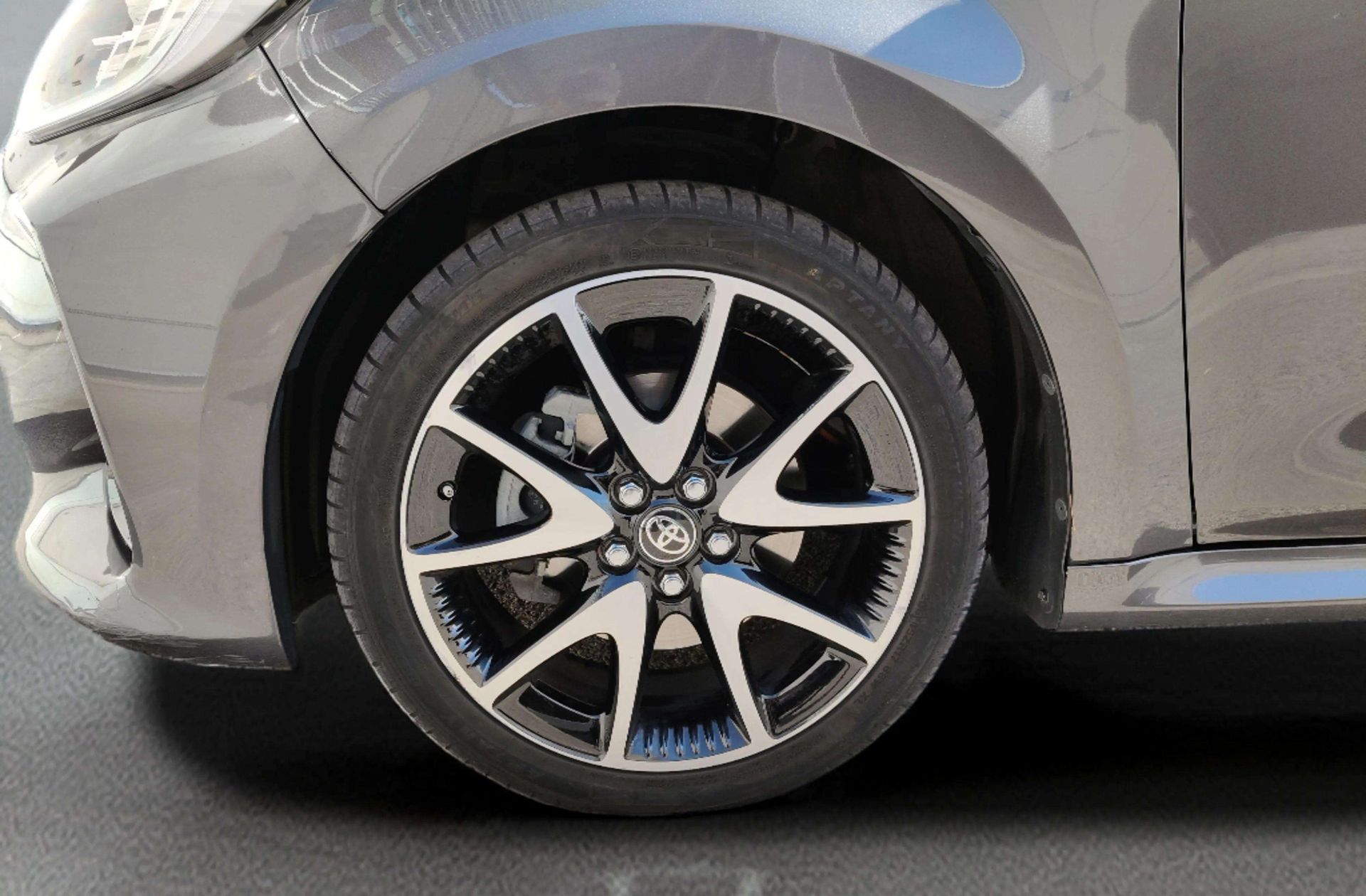 Toyota Yaris 120H Style - foto 33