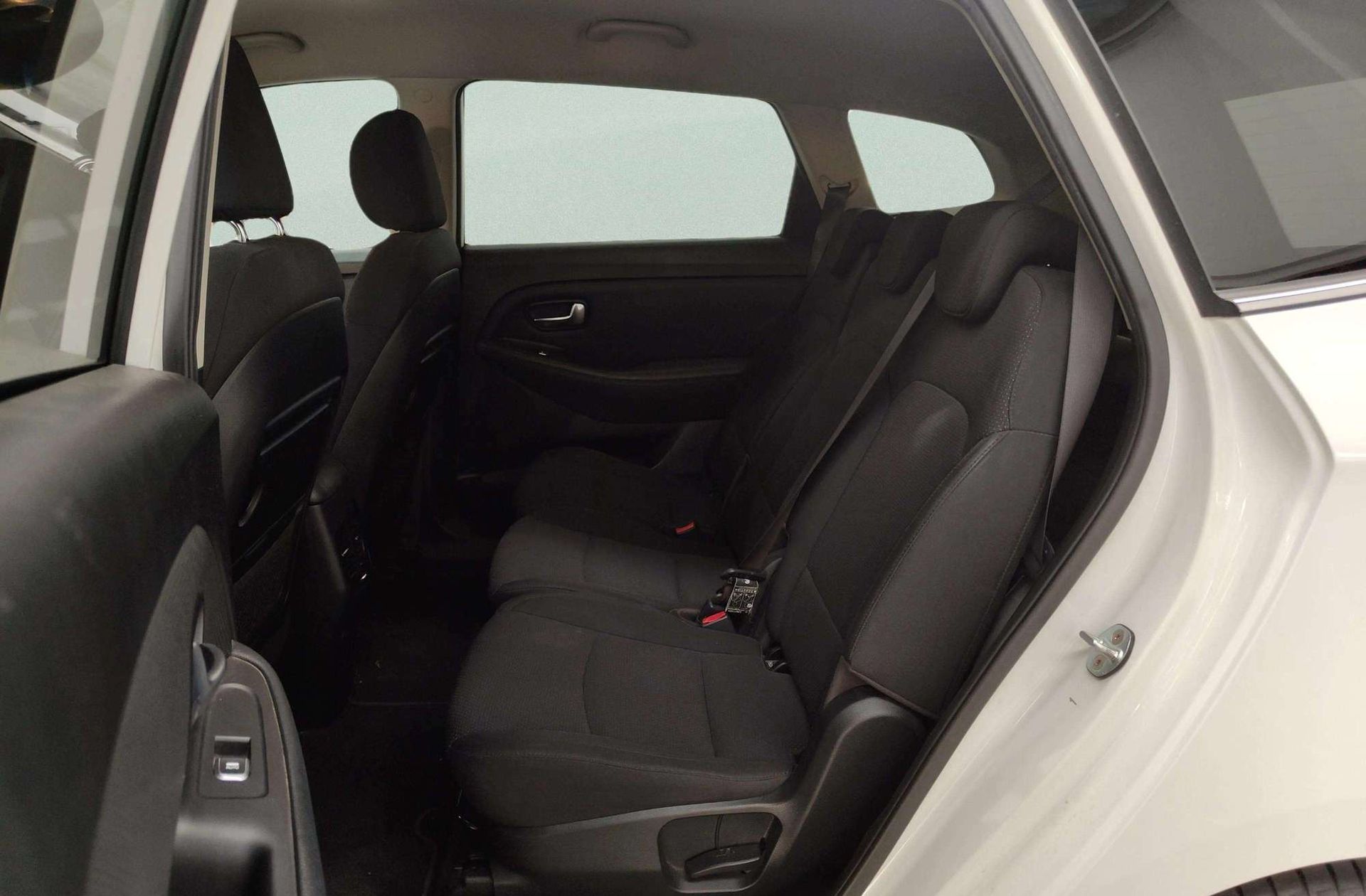 Kia Carens 1.6 GDi Uefa Euro 2016 Eco-Dynamics - foto 12