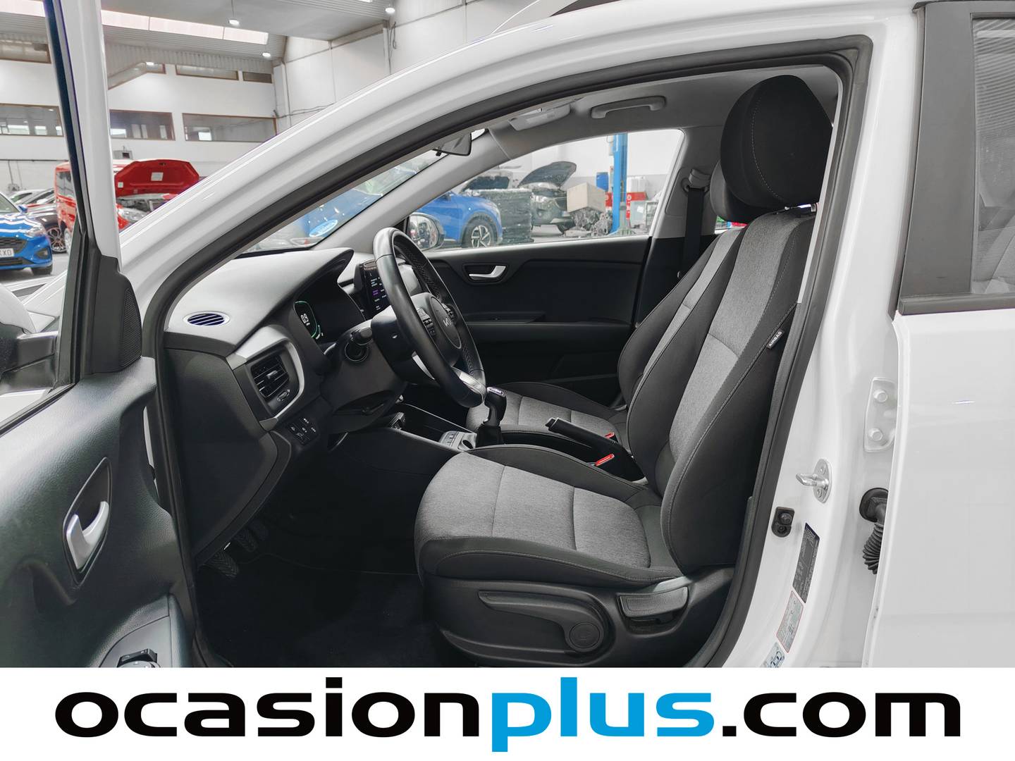 Foto asientos delanteros KIA Stonic KIA Stonic 1.0 T-GDi MHEV MT Concept (100 CV)