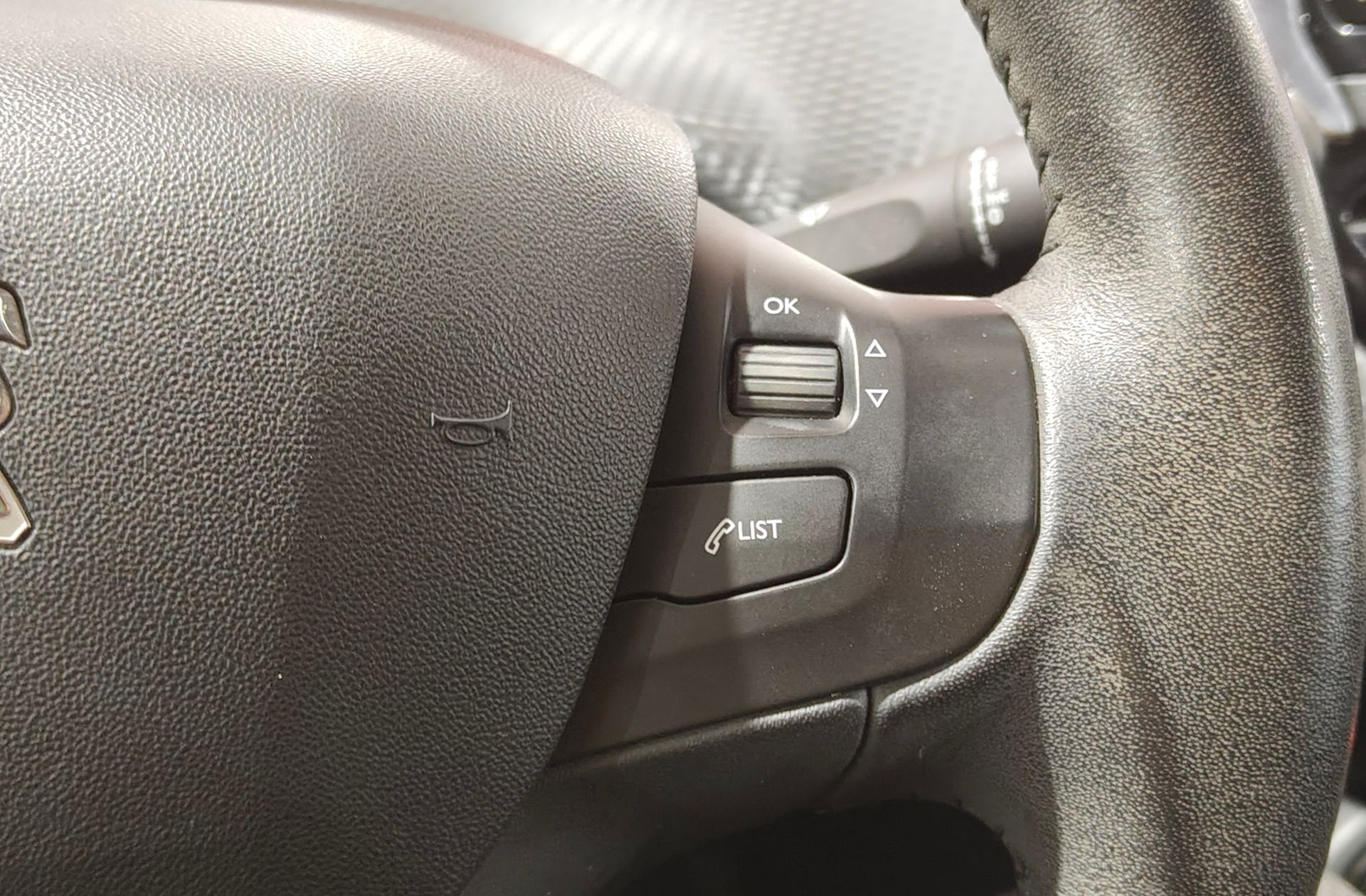 Peugeot 208 BlueHDi 100 Style - foto 25