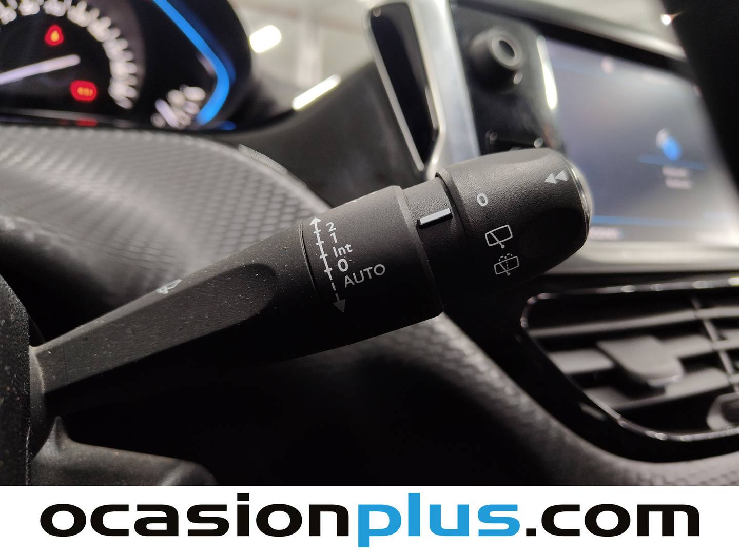 Foto Peugeot 2008 Peugeot 2008 BlueHDi 100 Allure (100 CV)