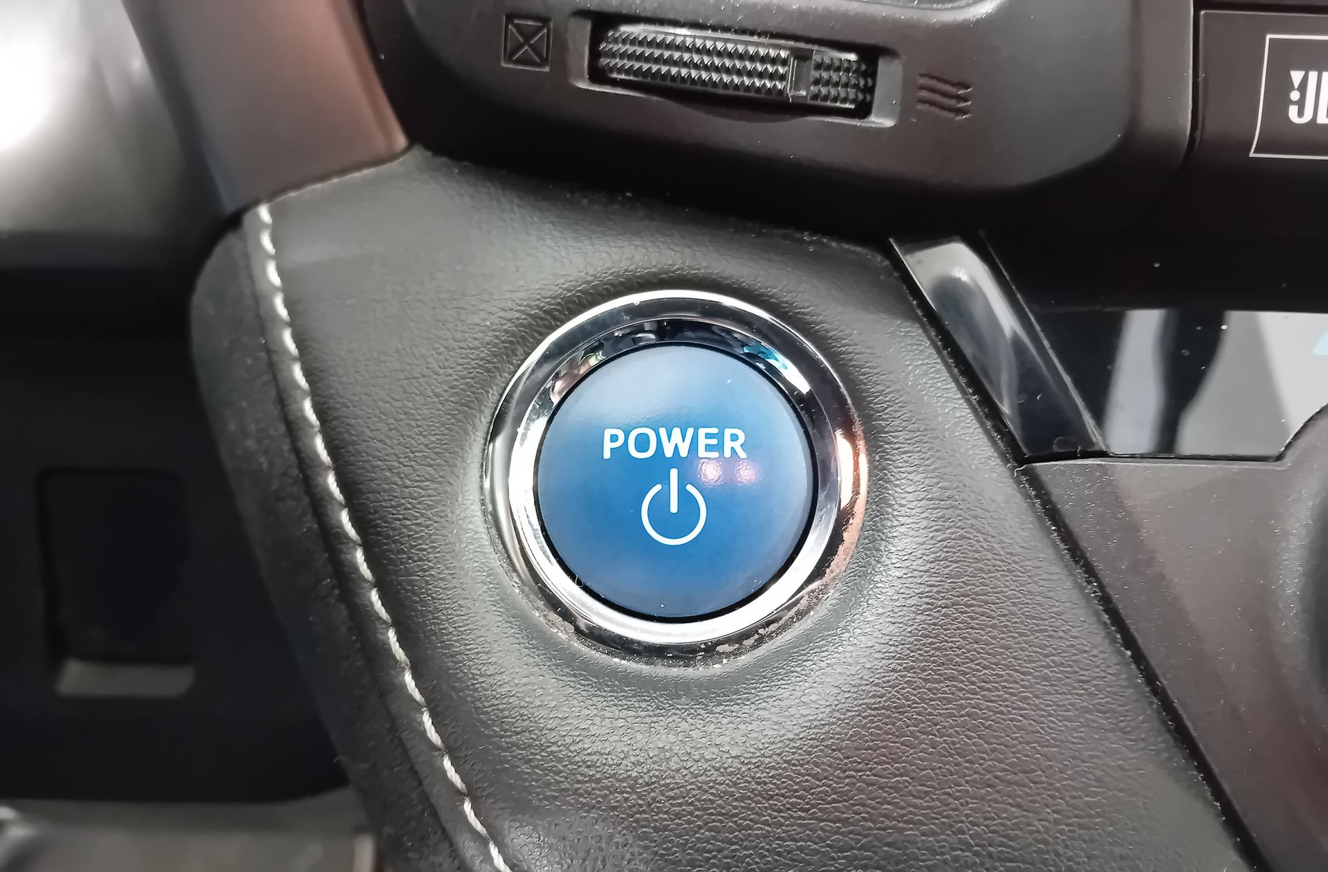 Toyota RAV4 2.5l hybrid Feel! 2WD - foto 33