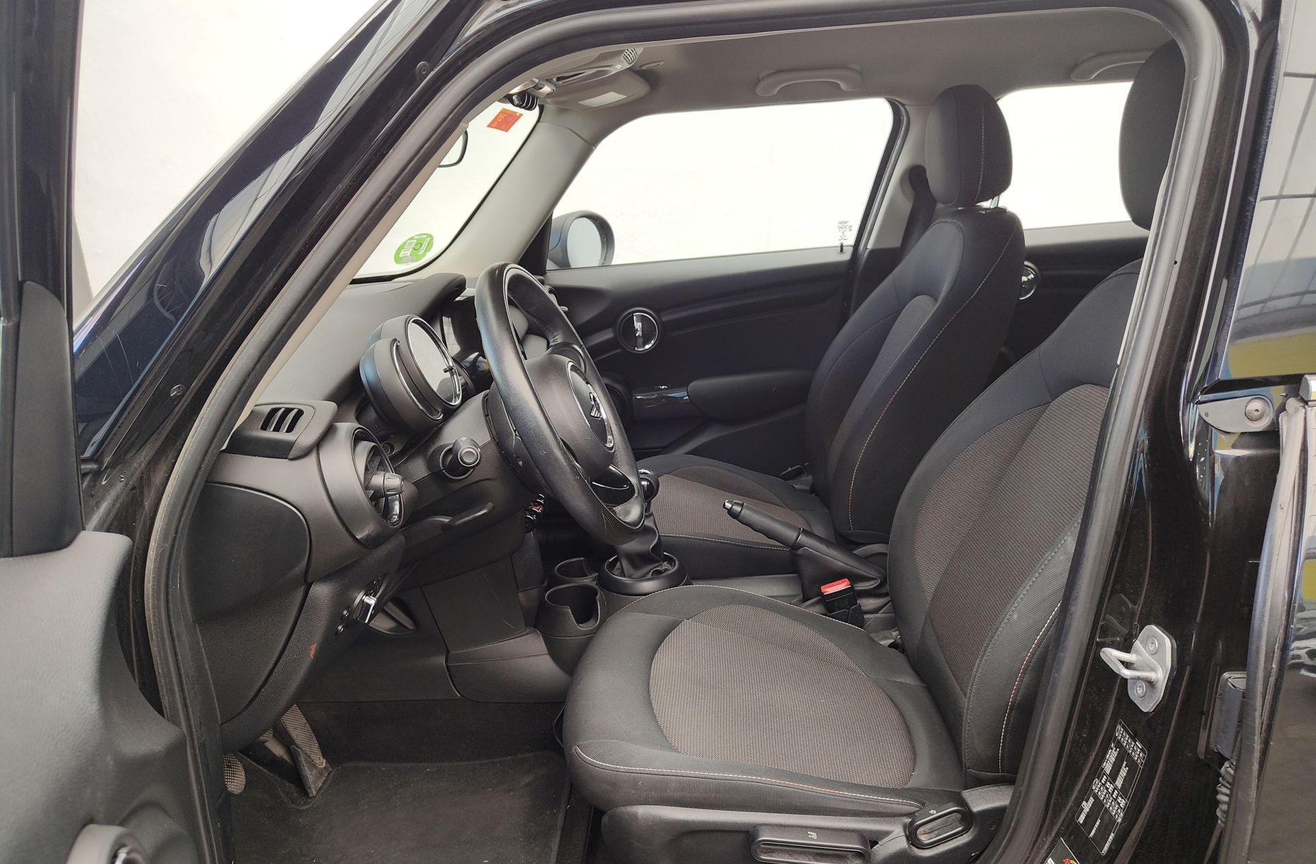 MINI Cooper One D - foto 10